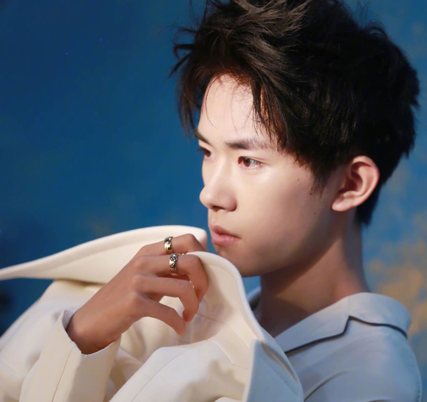 Dịch Dương Thiên Tỉ: Điều tuyệt vời nhất đời người không phải là nháy mắt thực hiện được mộng tưởng, mà là quá trình kiên trì với mộng tưởng