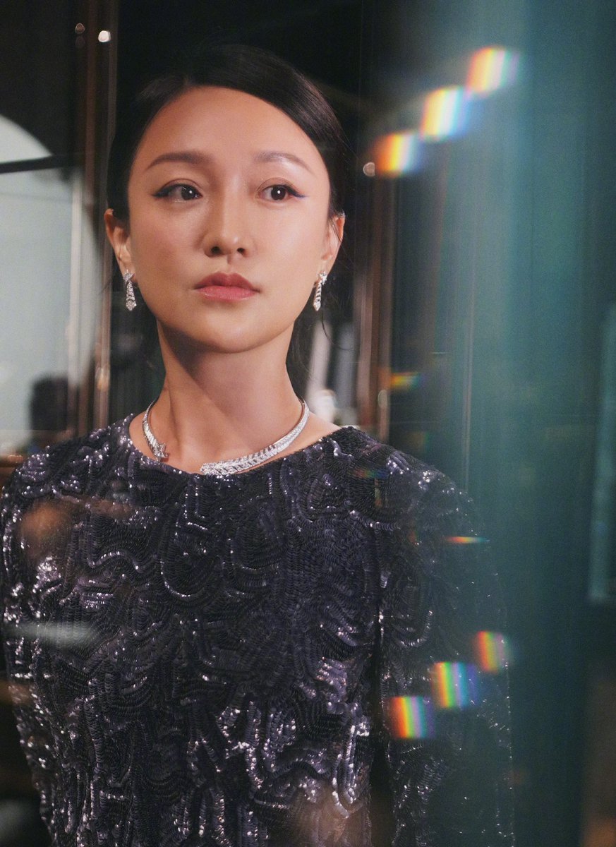 Châu Tấn: Thị phi như cắn hạt dưa vậy, cắn hết hạt này người ta lại muốn cắn hạt khác. Nhưng tôi không mấy quan tâm