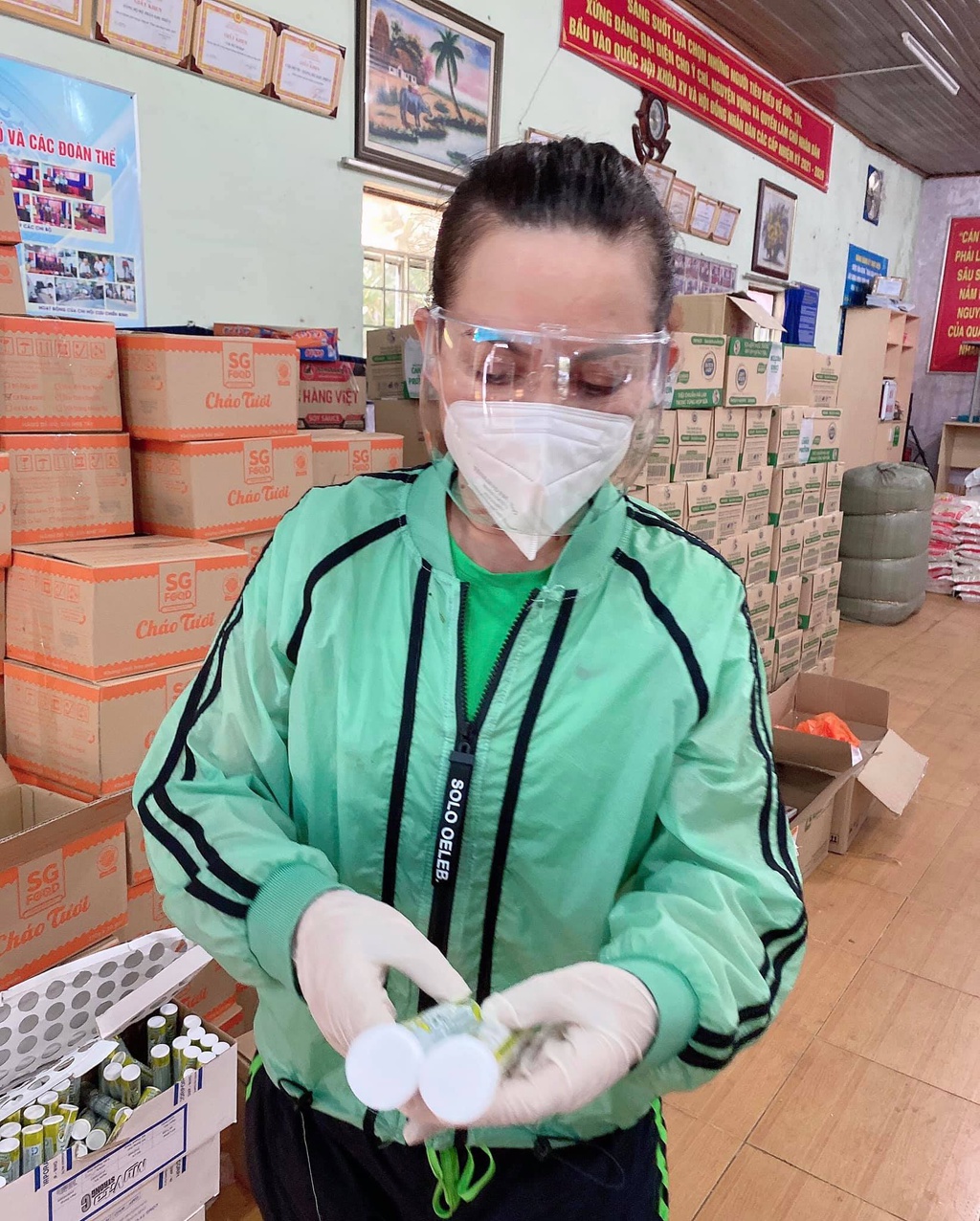 Phi Nhung dành cả thanh xuân để trao đi ‘sự tử tế’: Đóa bạch liên xinh đẹp, vươn mình giữa đời - Ảnh 5