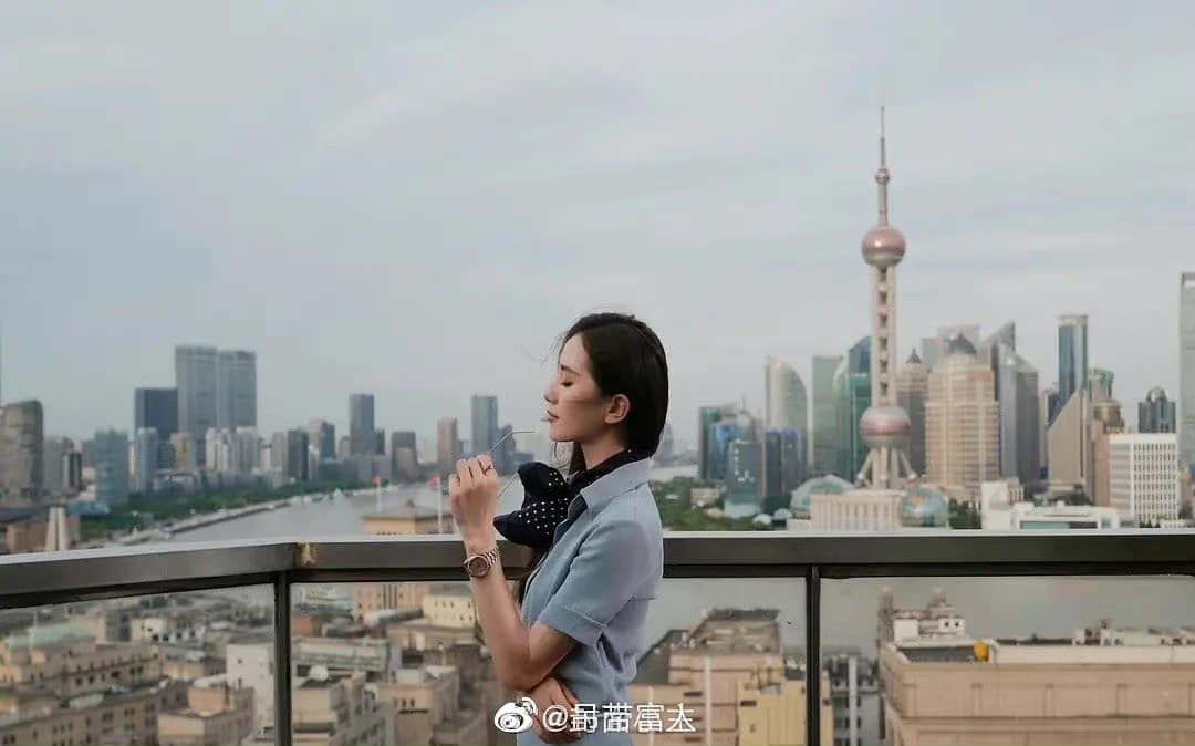 Netizen tìm ra 'thánh địa sống ảo' được Dương Mịch, Lệ Dĩnh, Nghê Ni và hội mỹ nhân Hoa ngữ 'ao ước' thả dáng - Ảnh 8 Netizen tìm ra 'thánh địa sống ảo' được Dương Mịch, Lệ Dĩnh, Nghê Ni và hội mỹ nhân Hoa ngữ 'ao ước' thả dáng - Ảnh 8