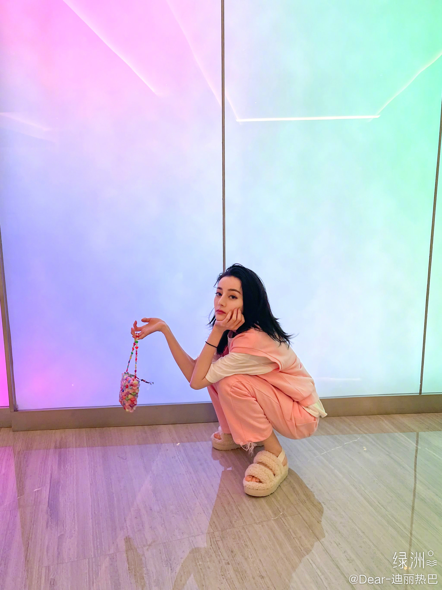 Sao Cbiz hôm nay làm gì ngày 4/10: Tiêu Chiến rục rịch sinh nhật, Siêu Việt 'dằn mặt' antifan, Nhiệt Ba quậy banh nóc - Ảnh 4