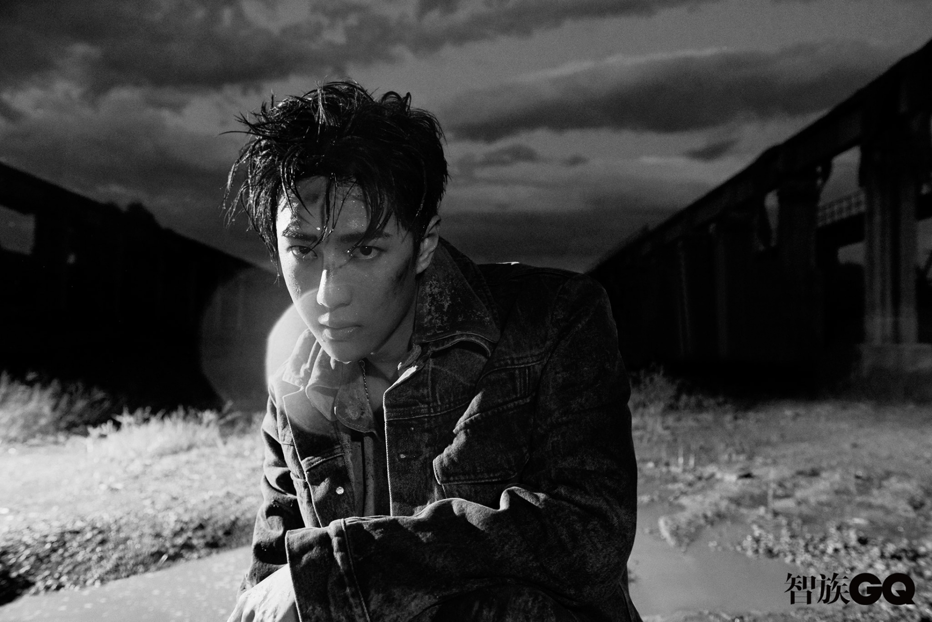 Netizen yêu cầu Vương Nhất Bác bỏ việc cũng có lý do