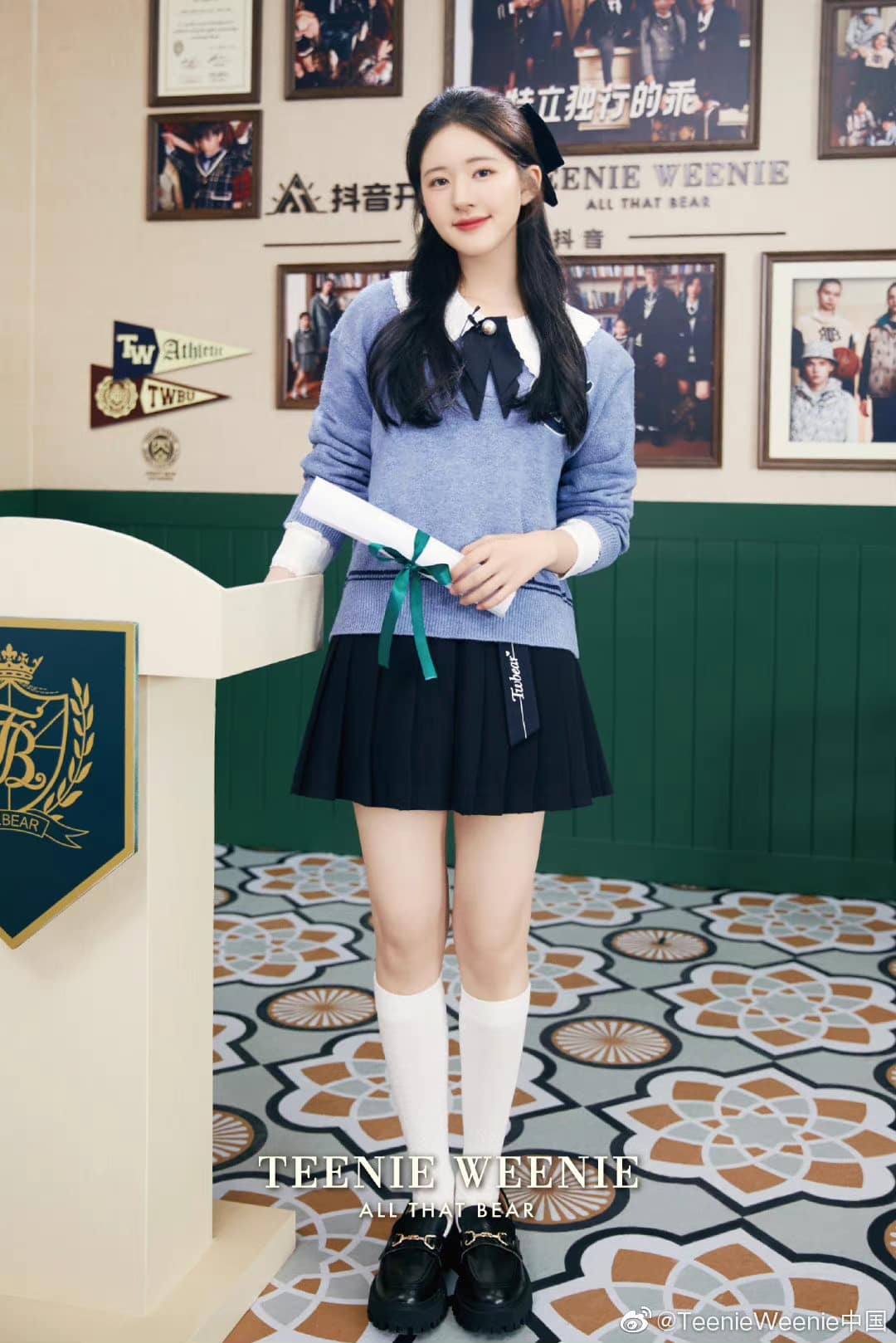 Nhan sắc ngọt ngào tựa 'em gái nhà bên' của Triệu Lộ Tư khiến fan hâm mộ rụng rời Nhan sắc ngọt ngào tựa 'em gái nhà bên' của Triệu Lộ Tư khiến fan hâm mộ rụng rời