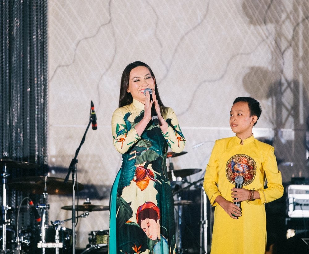 Trợ lý thân cận của Phi Nhung: Đã hoàn thành sứ mệnh 'thương một người dưng' 4 Trợ lý thân cận của Phi Nhung: Đã hoàn thành sứ mệnh 'thương một người dưng' 4