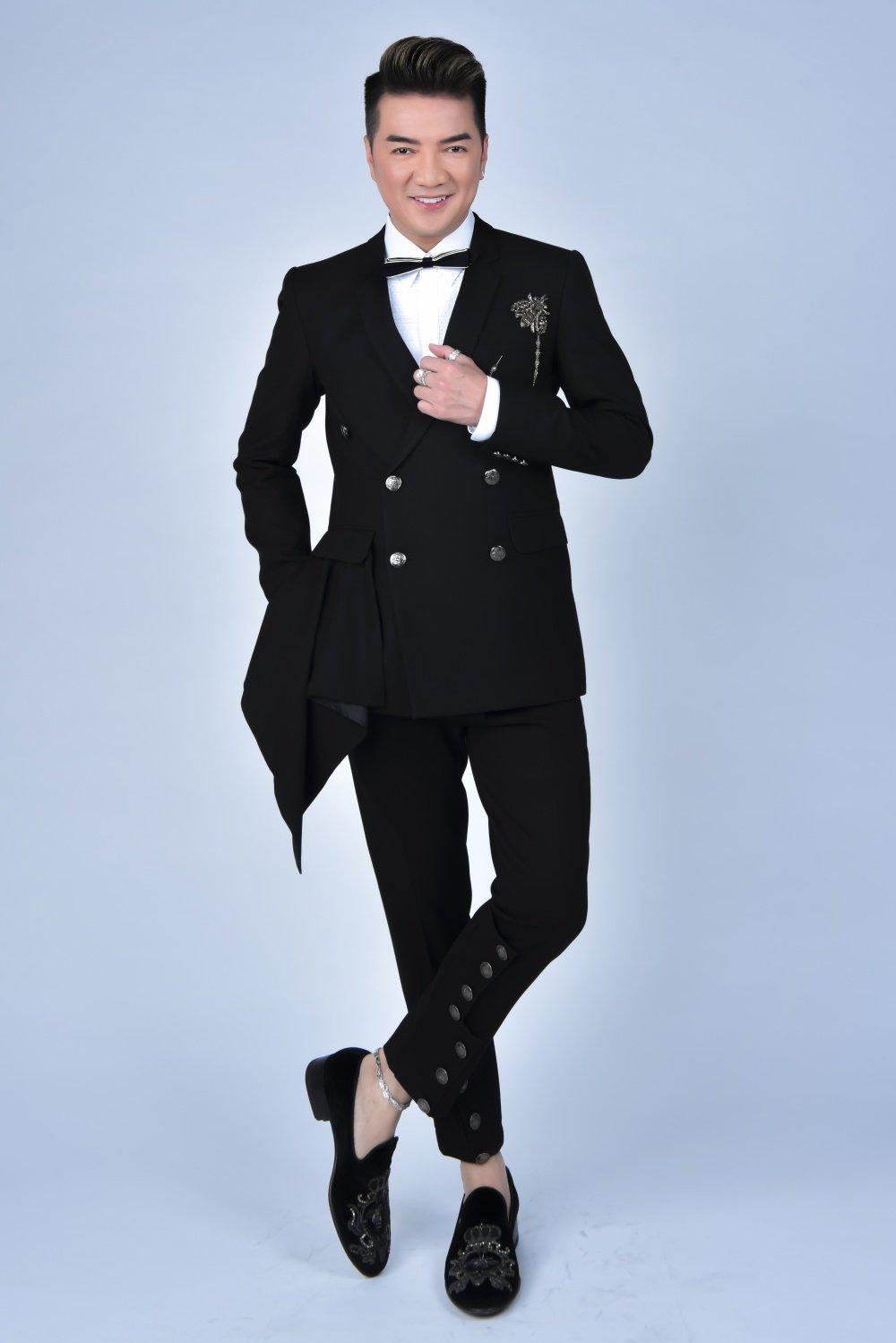 Ồn ào từ thiện kéo dài đã ảnh hưởng trực tiếp đến sự nghiệp của Đàm Vĩnh Hưng