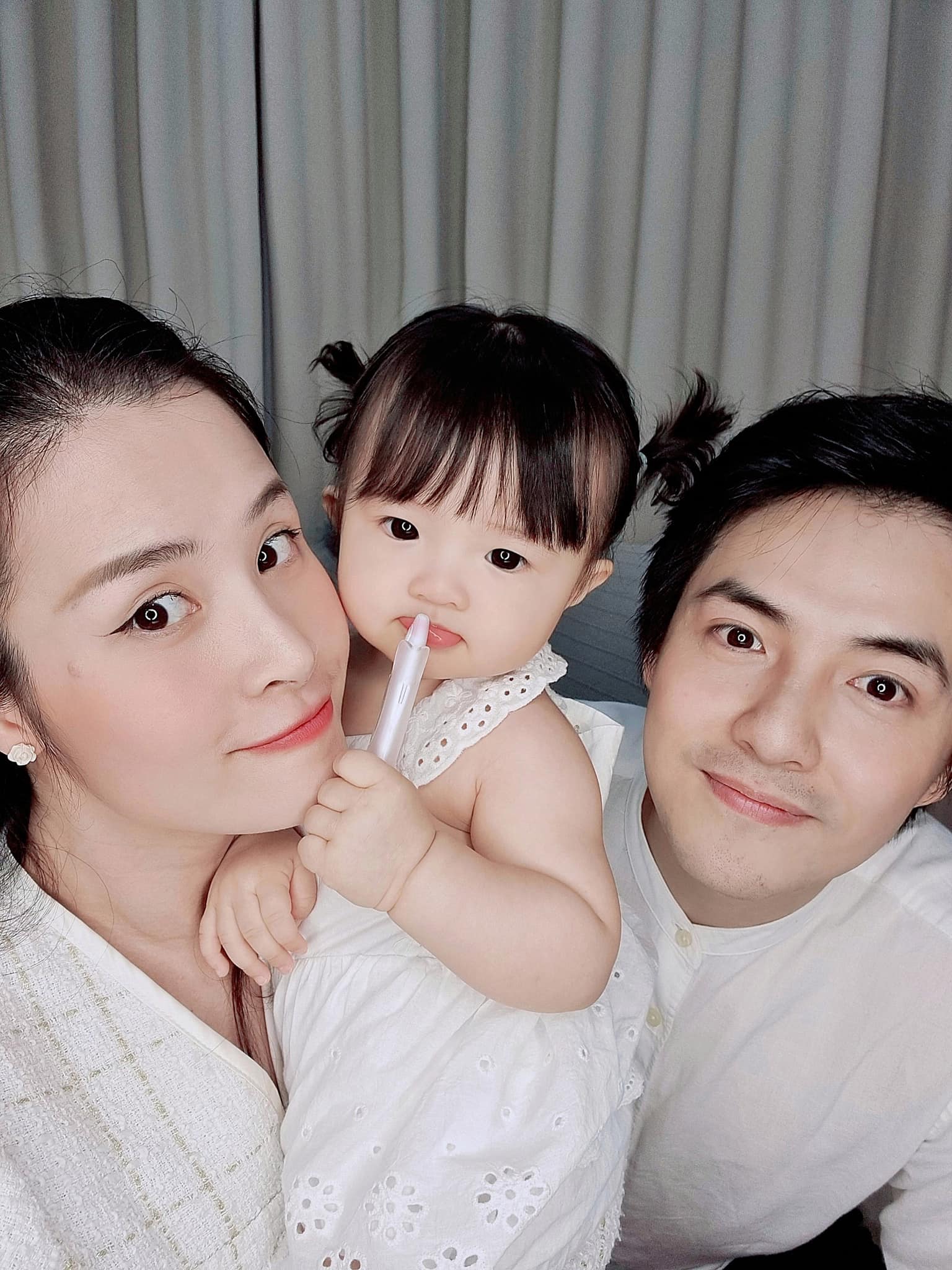 Ông Cao Thắng - Đông Nhi khoe ảnh đời thường 5 Ông Cao Thắng - Đông Nhi khoe ảnh đời thường 5
