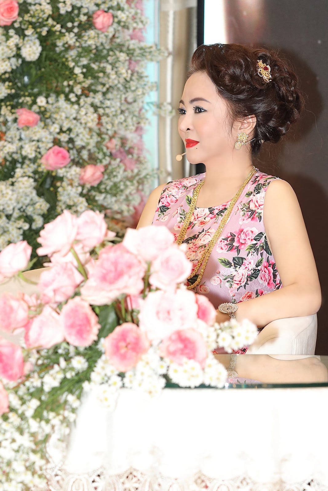 Thủy Bi thách thức Trang Trần 4 Thủy Bi thách thức Trang Trần 4