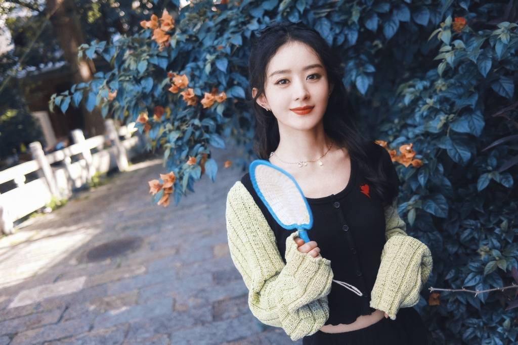Tin nóng Cbiz ngày 20/10: Bê bối tình ái, Nhất Bác 'rớt đài', Gia Luân dùng đồ 'pha ke', Lệ Dĩnh 'có con' mới 6 Tin nóng Cbiz ngày 20/10: Bê bối tình ái, Nhất Bác 'rớt đài', Gia Luân dùng đồ 'pha ke', Lệ Dĩnh 'có con' mới 6