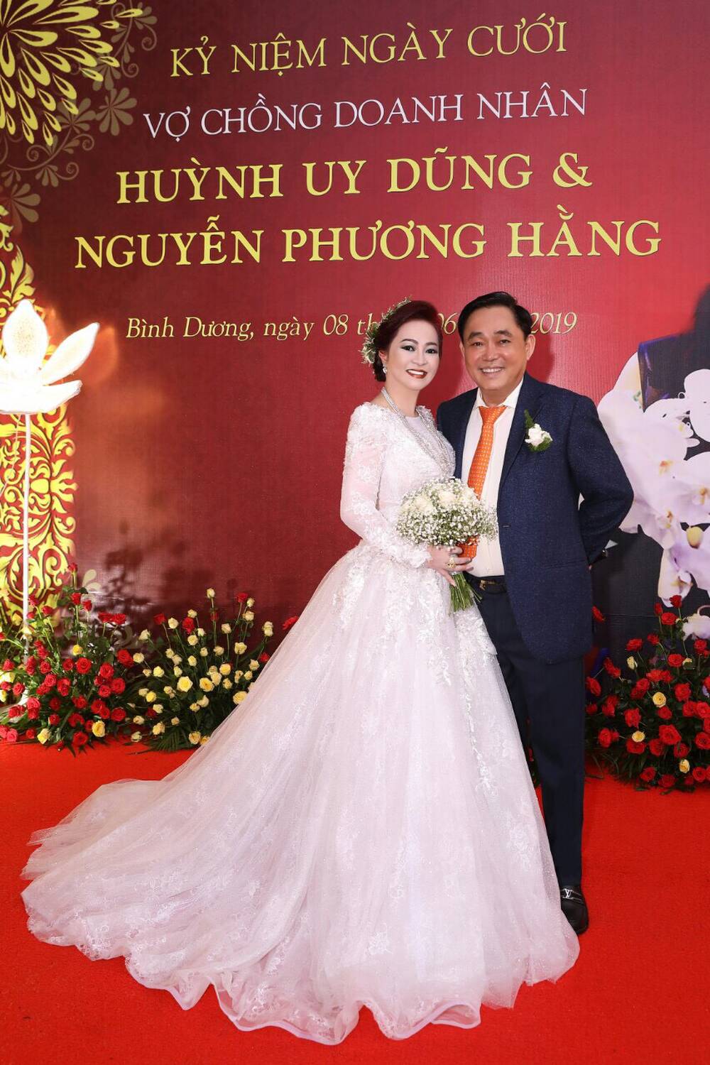 Hào nhoáng, ăn nói đanh thép trên MXH, nhưng bà Phương Hằng vẫn có 'điểm yếu' không bao giờ nhắc tới 3 Hào nhoáng, ăn nói đanh thép trên MXH, nhưng bà Phương Hằng vẫn có 'điểm yếu' không bao giờ nhắc tới 3