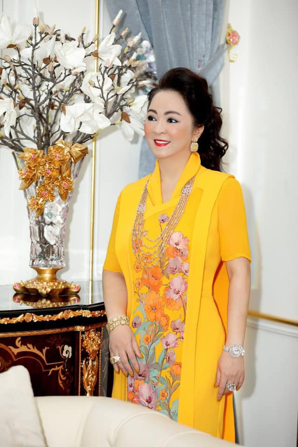 Hào nhoáng, ăn nói đanh thép trên MXH, nhưng bà Phương Hằng vẫn có 'điểm yếu' không bao giờ nhắc tới 1 Hào nhoáng, ăn nói đanh thép trên MXH, nhưng bà Phương Hằng vẫn có 'điểm yếu' không bao giờ nhắc tới 1