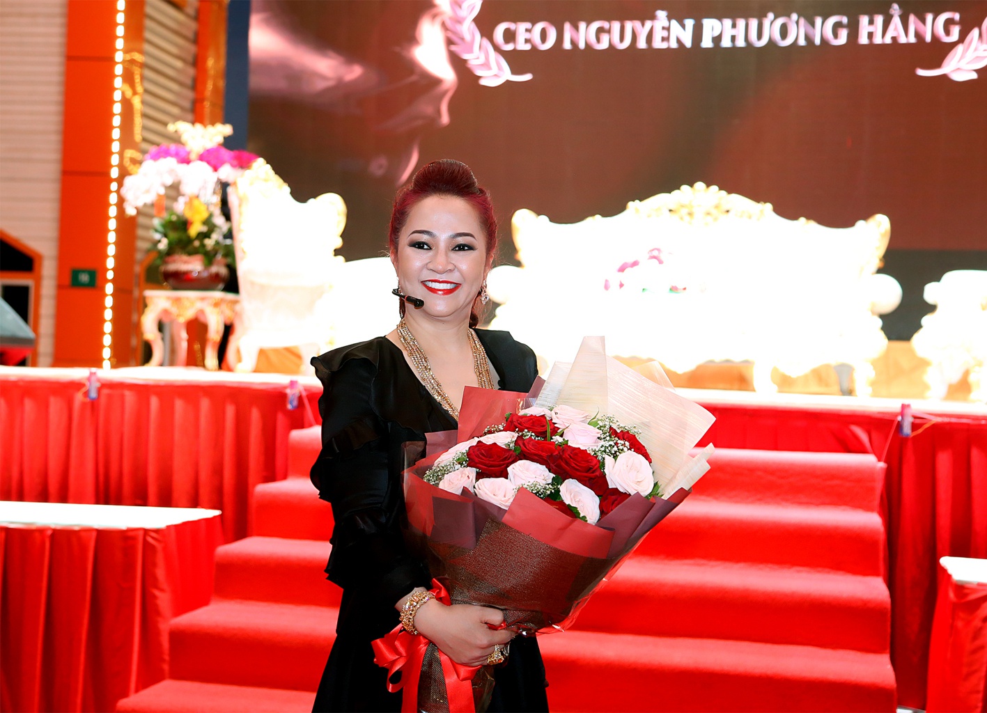 CEO Phương Hằng tiếp tục thách đố Tịnh Thất Bồng Lai 1