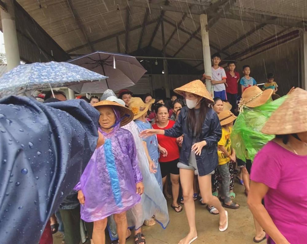 Động thái 'vượt sức tưởng tượng' của Thủy Tiên sau khi hàng loạt địa phương đưa ra báo cáo 'gây sốc' về vụ từ thiện 3 Động thái 'vượt sức tưởng tượng' của Thủy Tiên sau khi hàng loạt địa phương đưa ra báo cáo 'gây sốc' về vụ từ thiện 3