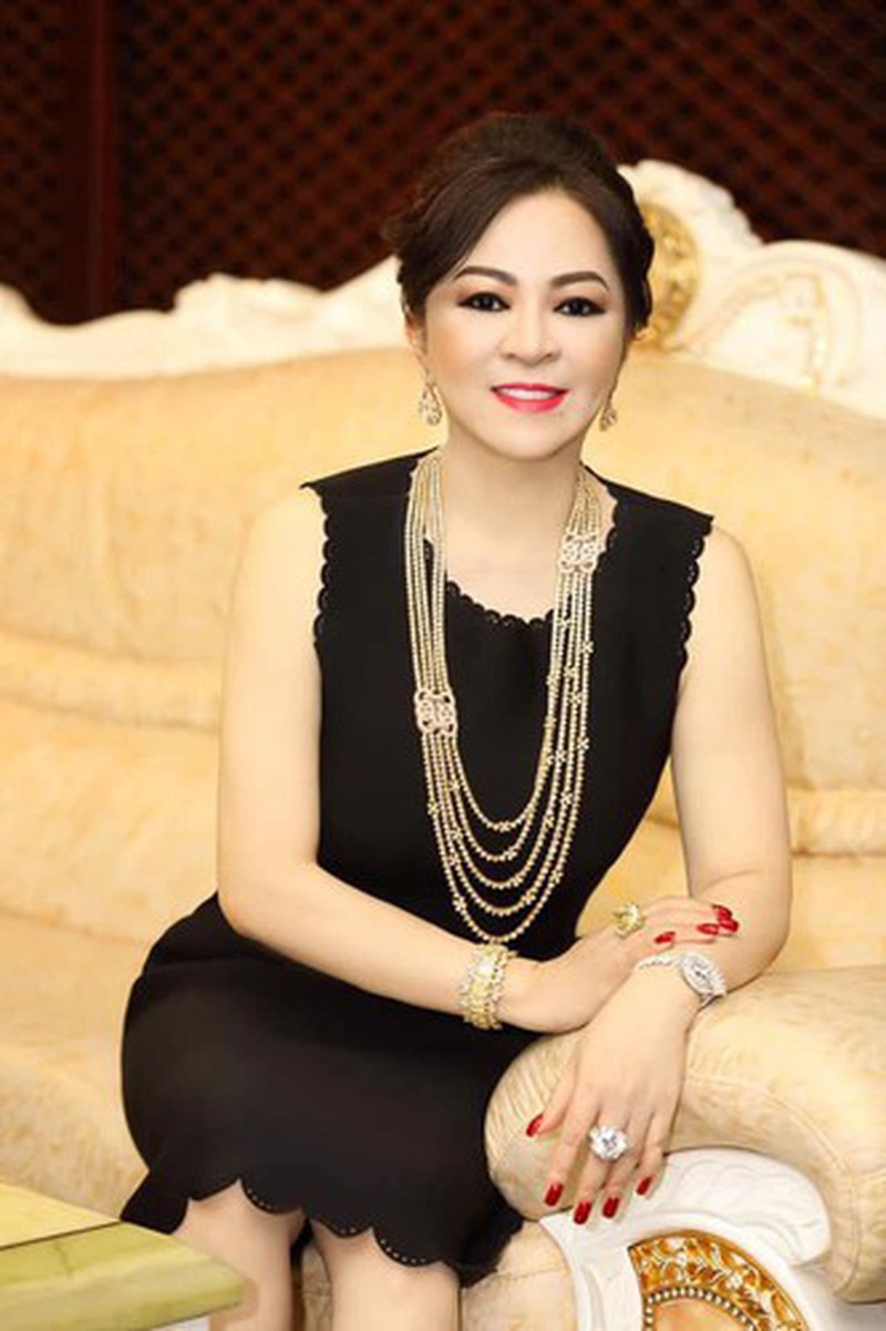 Sau Vy Oanh, thêm 1 người gửi đơn trình báo khẩn cấp về hành vi 'nguy hiểm' của bà Nguyễn Phương Hằng 2 Sau Vy Oanh, thêm 1 người gửi đơn trình báo khẩn cấp về hành vi 'nguy hiểm' của bà Nguyễn Phương Hằng 2