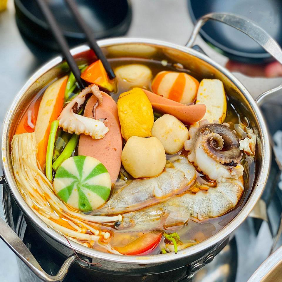 Mùa này ăn lẩu thì 'đỉnh của chóp' đấy, nhưng nếu phạm những sai lầm sau bạn đã 'rước' bệnh vào người - Ảnh 2 Mùa này ăn lẩu thì 'đỉnh của chóp' đấy, nhưng nếu phạm những sai lầm sau bạn đã 'rước' bệnh vào người - Ảnh 2