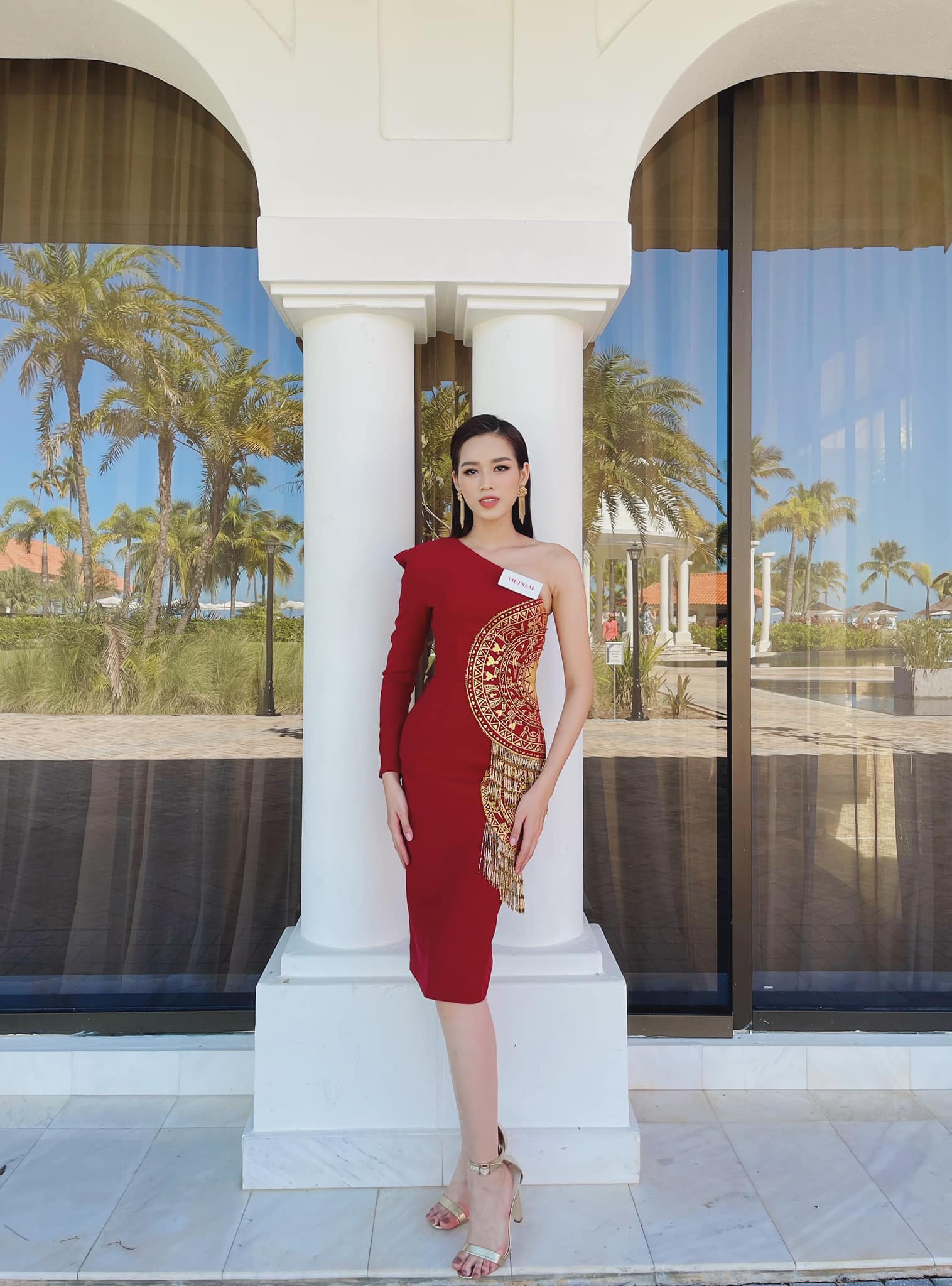 Đỗ Thị Hà đang 'càn quét' Miss World, Mỹ Lệ gây phẫn nộ khi nhận xét trang phục đàn em 4
