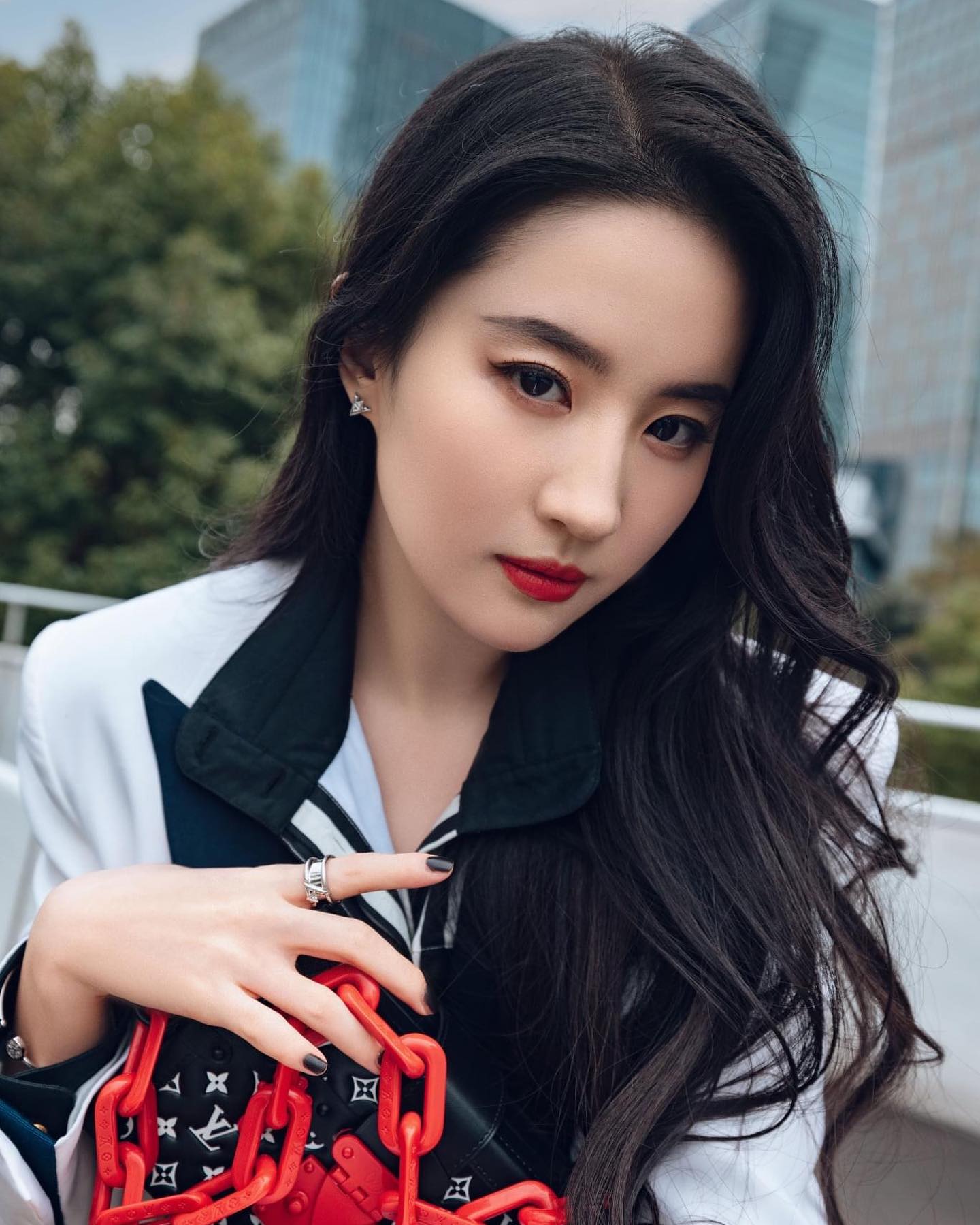Cnet 'xé' nhau ác liệt BXH mỹ nhân 'đỉnh nhất' 2021: Dương Mịch - Lệ Dĩnh cọ nhau, Diệc Phi lẹt đẹt, No.1 dễ đoán 6 Cnet 'xé' nhau ác liệt BXH mỹ nhân 'đỉnh nhất' 2021: Dương Mịch - Lệ Dĩnh cọ nhau, Diệc Phi lẹt đẹt, No.1 dễ đoán 6