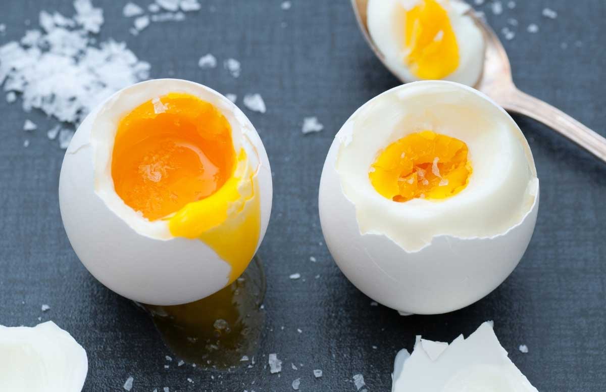 Luộc trứng nghe thì dễ ợt, nhưng chỉ cần thêm bước này thành quả cho ra không khác gì 'siêu đầu bếp' 3