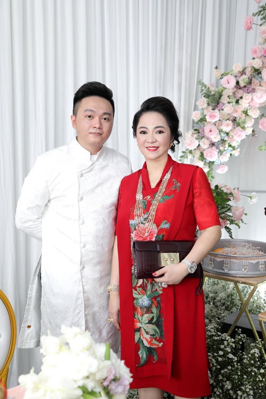 Ngoài ông Dũng lò vôi, đây là người được bà Phương Hằng dốc 'hết lòng hết dạ', ai nấy ghen tị vì cách đối đãi đặc biệt 4 Ngoài ông Dũng lò vôi, đây là người được bà Phương Hằng dốc 'hết lòng hết dạ', ai nấy ghen tị vì cách đối đãi đặc biệt 4
