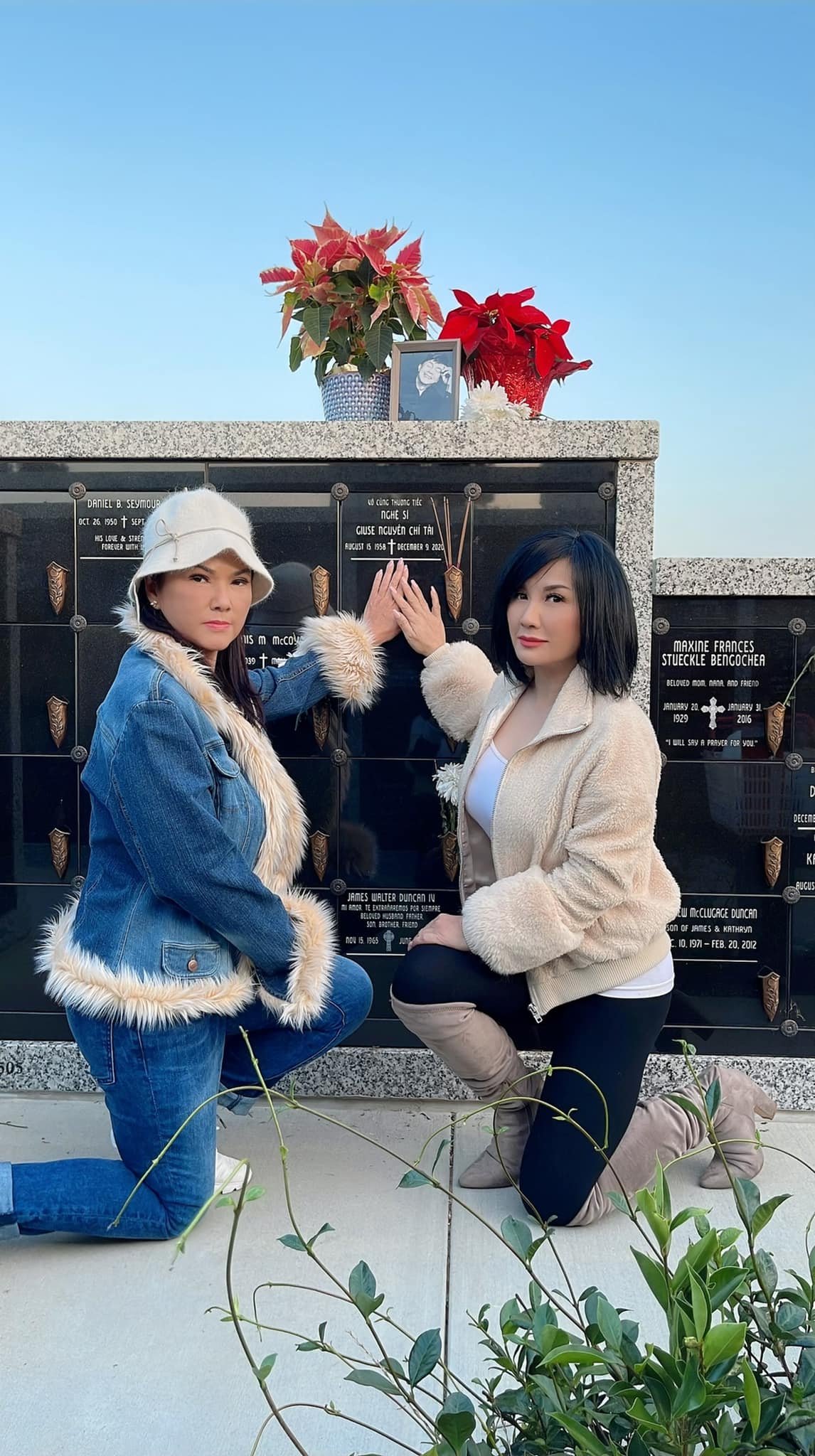 Phương Trinh đến thăm mộ Chí Tài Phương Trinh đến thăm mộ Chí Tài