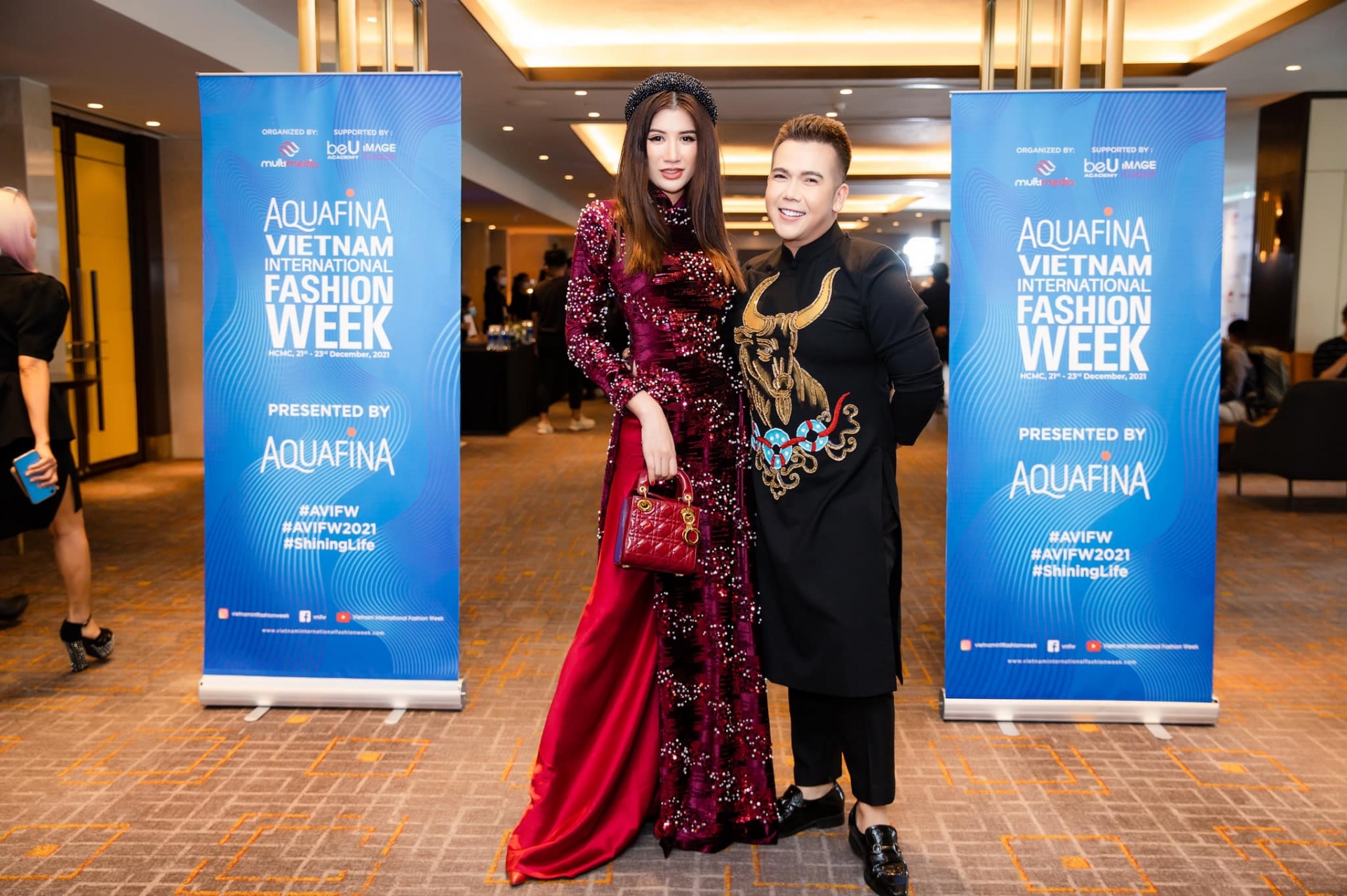Khoan đọ kim cương, tài sản, dân mạng phát hiện 'báu vật' Trang Trần sở hữu 'chẳng thua chẳng kém' CEO Phương Hằng 3 Khoan đọ kim cương, tài sản, dân mạng phát hiện 'báu vật' Trang Trần sở hữu 'chẳng thua chẳng kém' CEO Phương Hằng 3