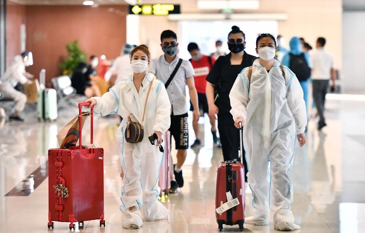 Đại diện Sứ quán các nước bày tỏ ủng hộ chiến lược thích ứng an toàn, linh hoạt và kiểm soát hiệu quả với Covid-19 của Việt Nam. Ảnh: VietNamplus Đại diện Sứ quán các nước bày tỏ ủng hộ chiến lược thích ứng an toàn, linh hoạt và kiểm soát hiệu quả với Covid-19 của Việt Nam. Ảnh: VietNamplus
