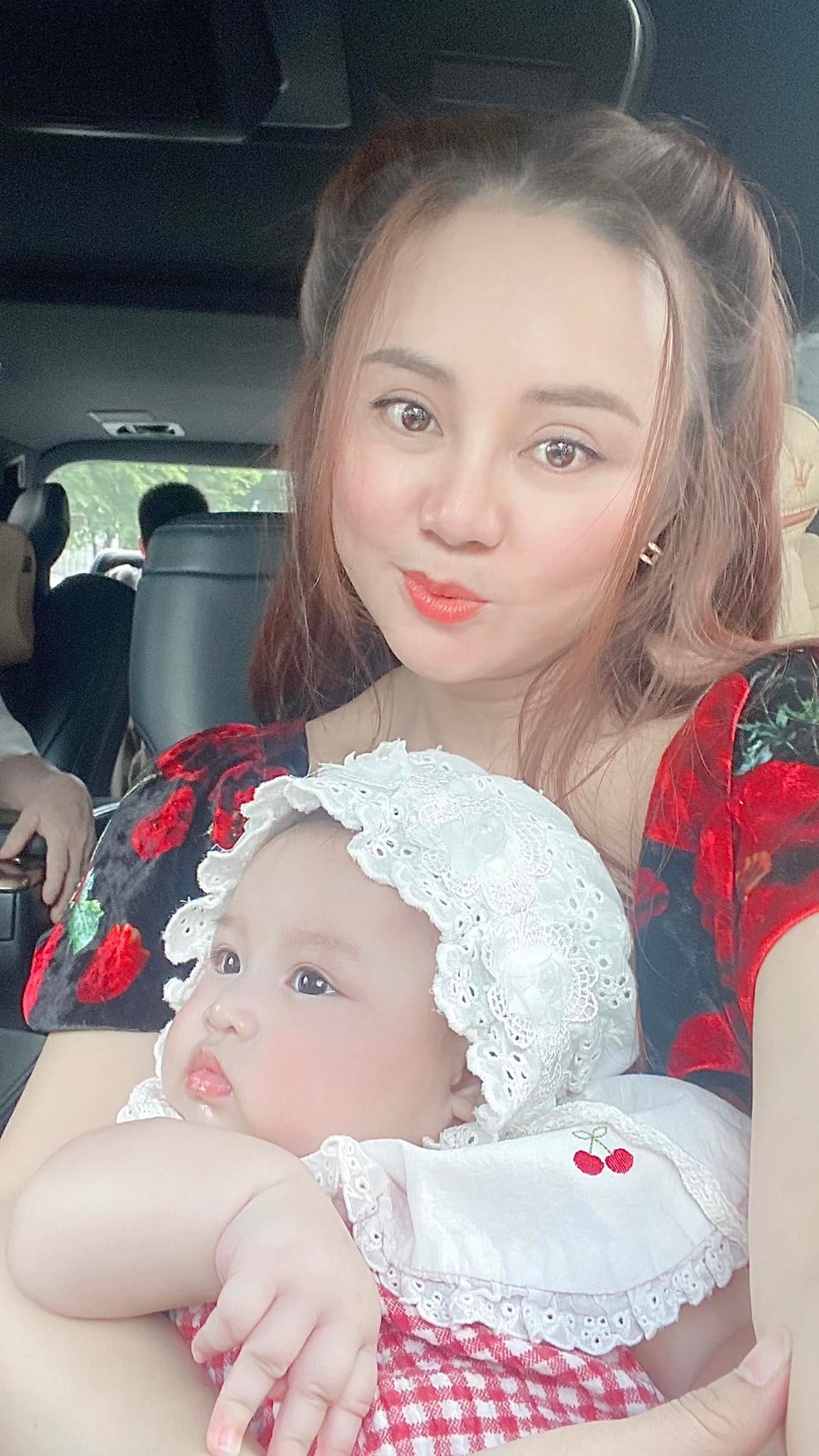 Chưa xong 'việc' với nữ CEO, Vy Oanh đăng đàn tuyên bố 'lưới trời tuy thưa mà khó thoát', dân tình ồn ào đòi làm cho ra lẽ 2 Chưa xong 'việc' với nữ CEO, Vy Oanh đăng đàn tuyên bố 'lưới trời tuy thưa mà khó thoát', dân tình ồn ào đòi làm cho ra lẽ 2