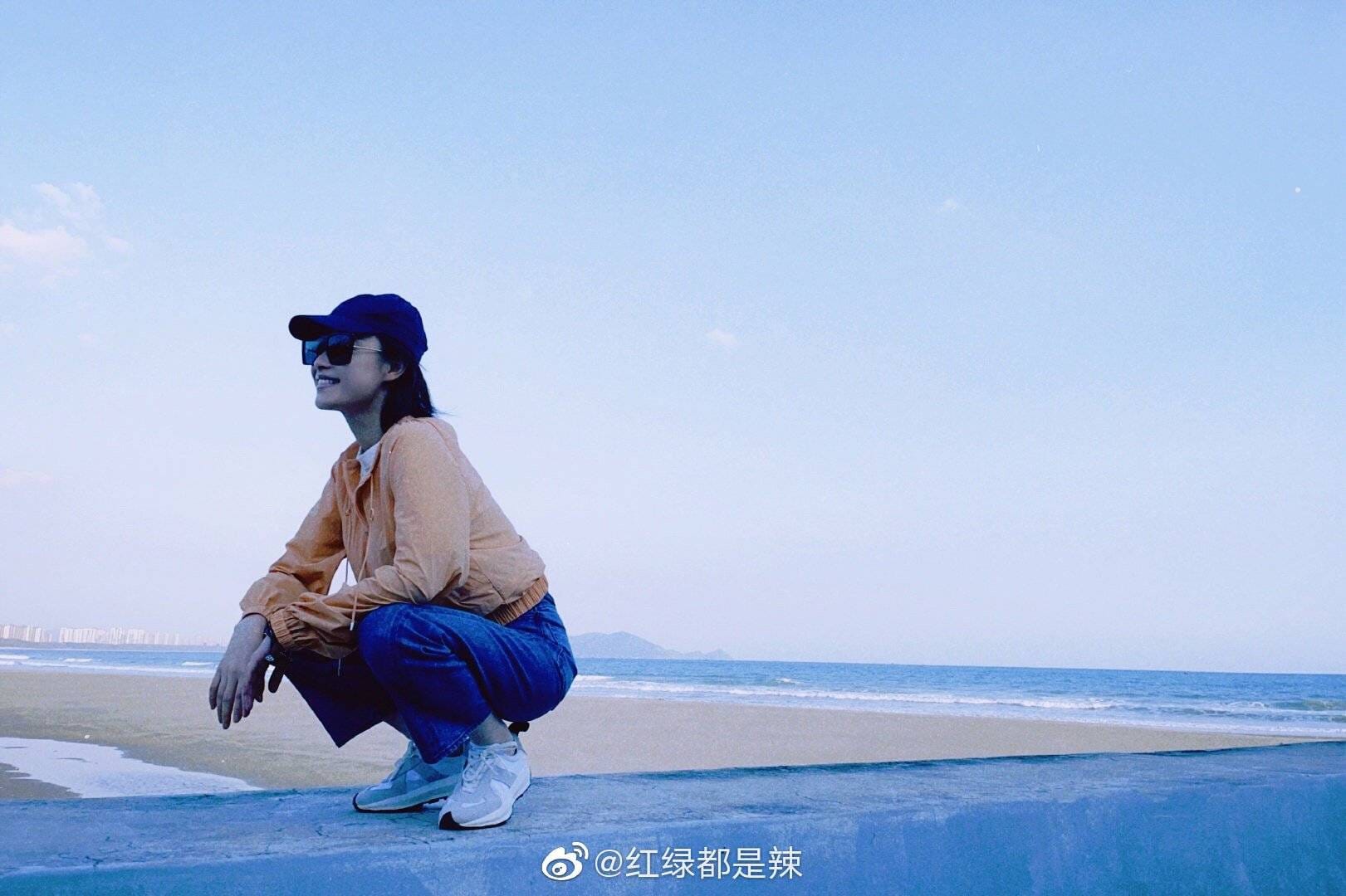 Tin nóng Cbiz ngày 1/1: Loạt phúc lợi chấn động năm mới, Dương Mịch hôn 'bạn trai', Lộ Tư - Tiêu Chiến đại hỷ, Nhất Bác hội ngộ - Ảnh 7