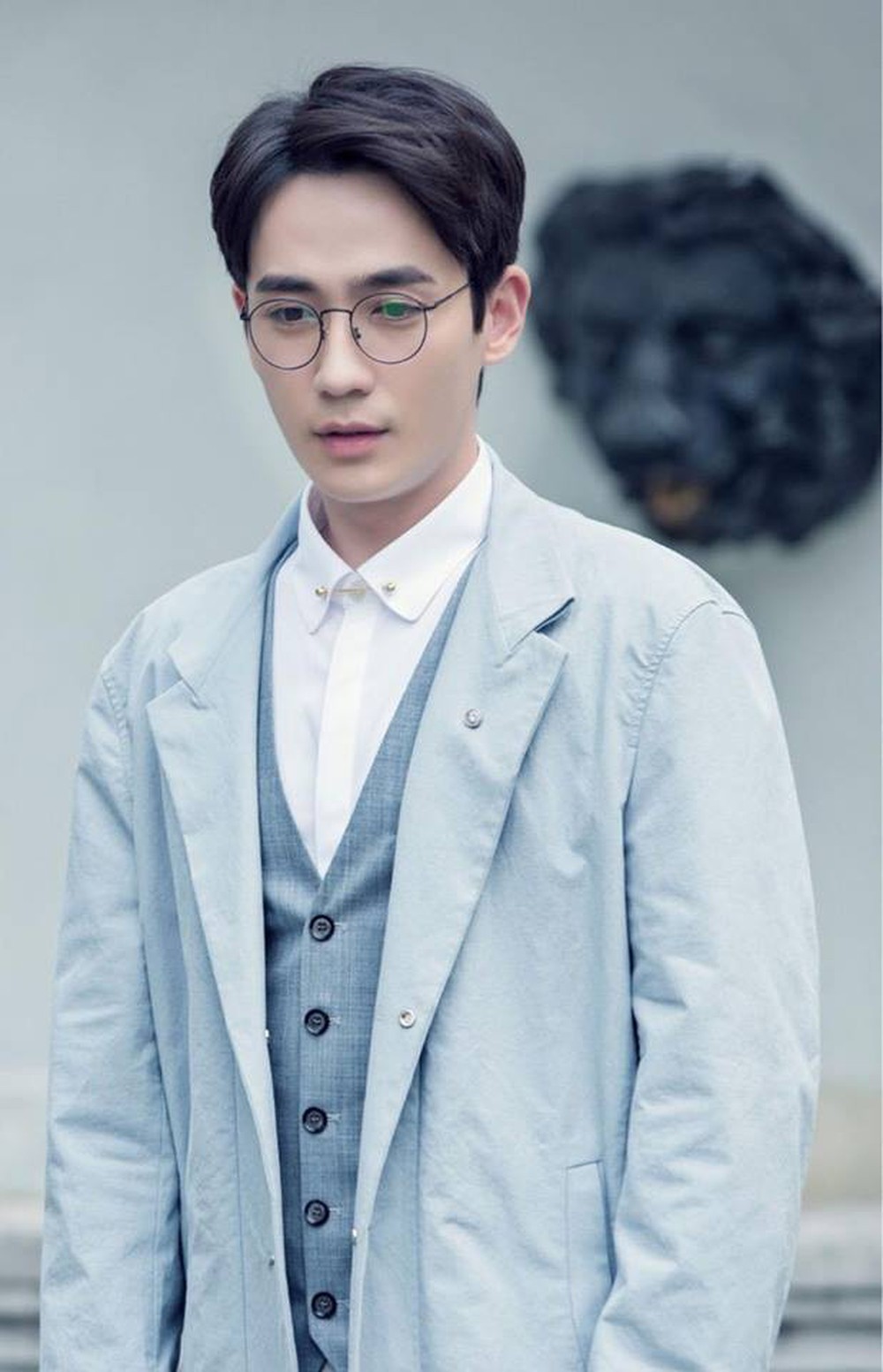 Một tài khoản gần 2 triệu lượt theo dõi đã đăng bài tố fan Chu Nhất Long tấn công, bạo lực mạng mình, thậm chí fan còn tìm các thông tin cá nhân của mình ra đe dọa. Hôm nay tài khoản đó đăng bài nói phòng làm việc của Chu Nhất Long (tự xưng là phòng tuyên truyền) liên lạc xin lỗi mình, nhưng tài khoản này không chấp nhận lời xin lỗi. Hiện tại đang thu thập các bằng chứng bạo lực mạng, bịa đặt, phỉ báng của fan Chu Nhất Long gửi cho luật sư, nếu ai có bằng chứng hãy gửi cho mình