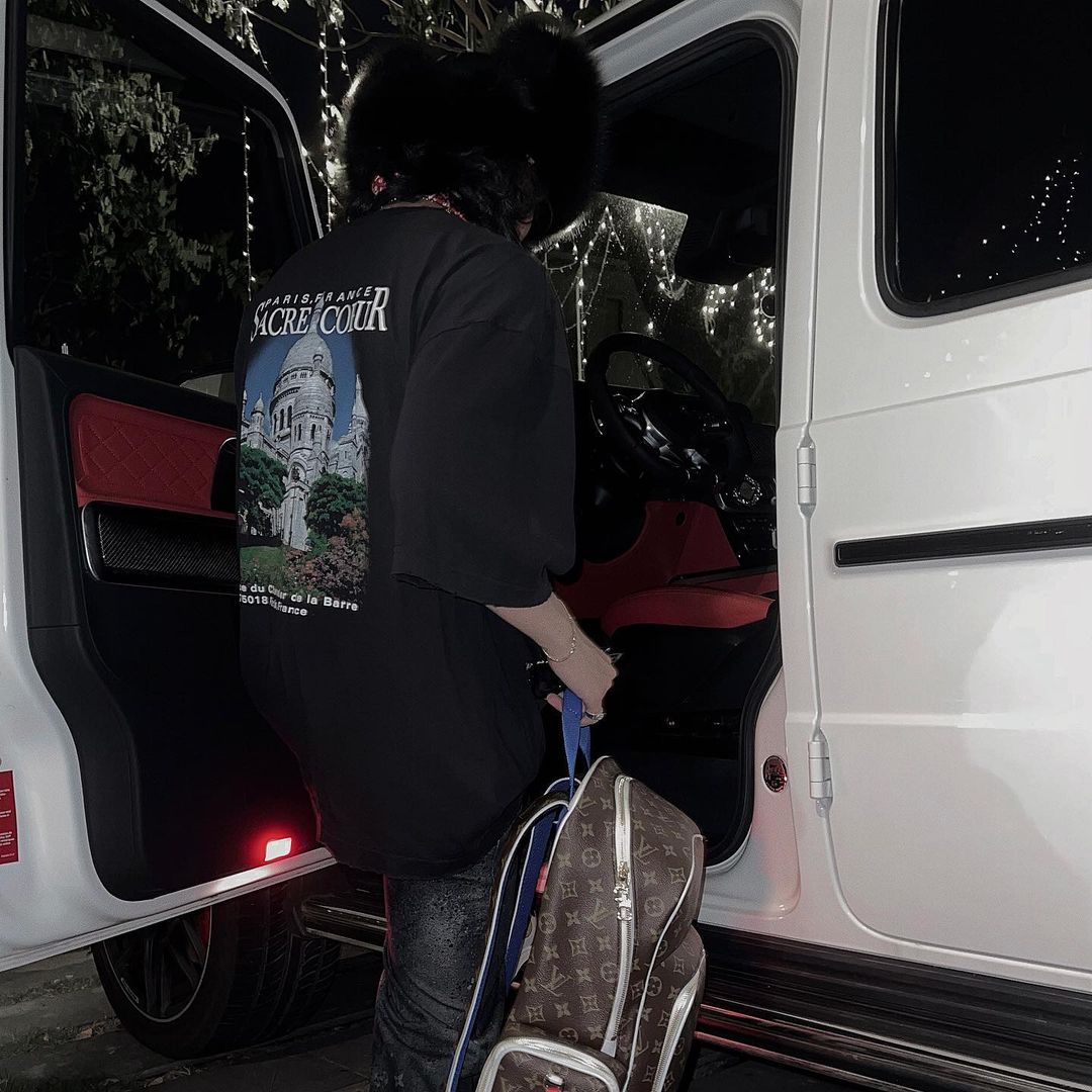 Dễ dàng nhận thấy phong cách thời trang của Sơn Tùng gần đây rất đa dạng