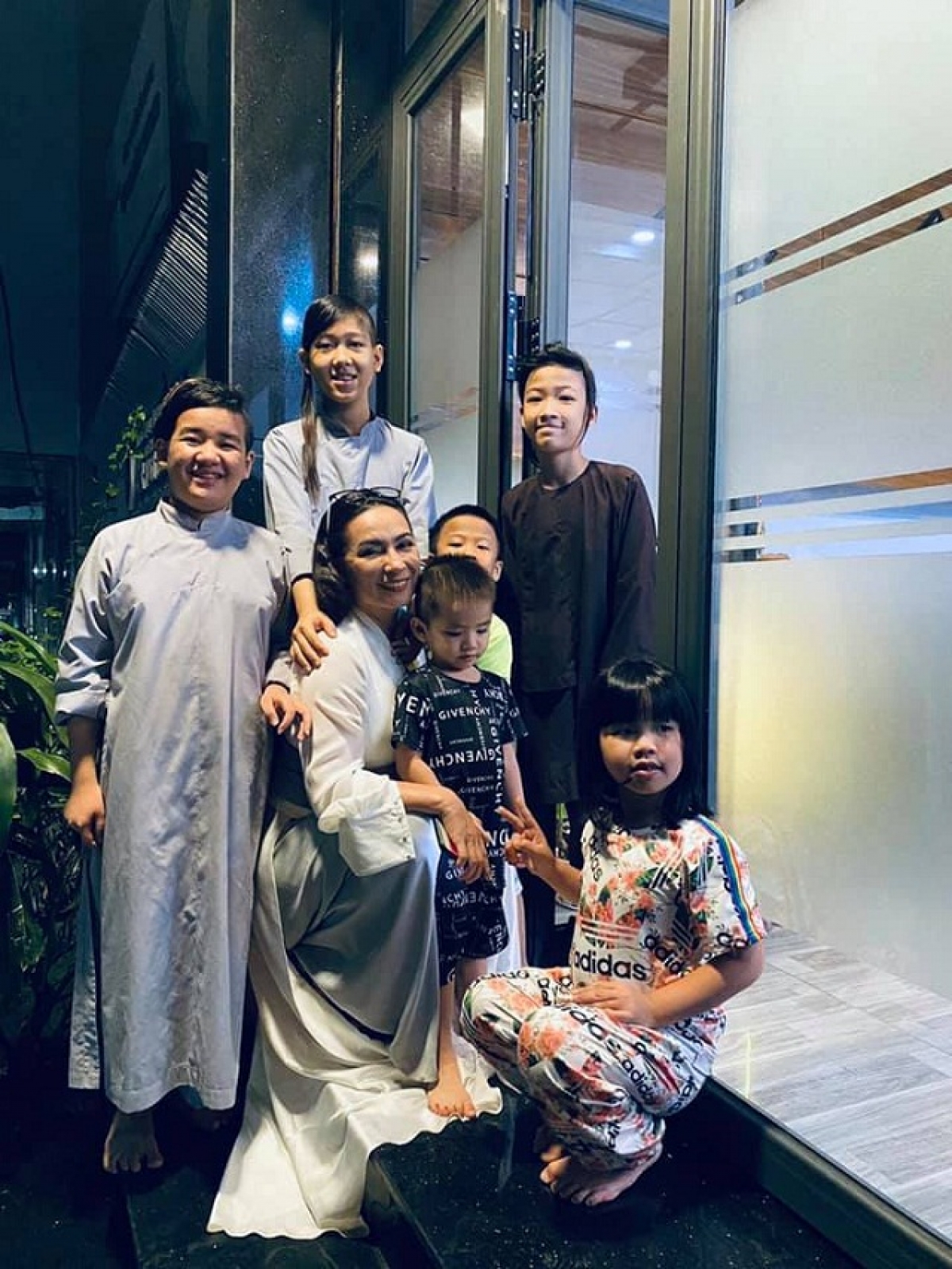 Những nhóc tỳ khác sẽ phải tập mạnh mẽ khi không có mẹ cạnh bên