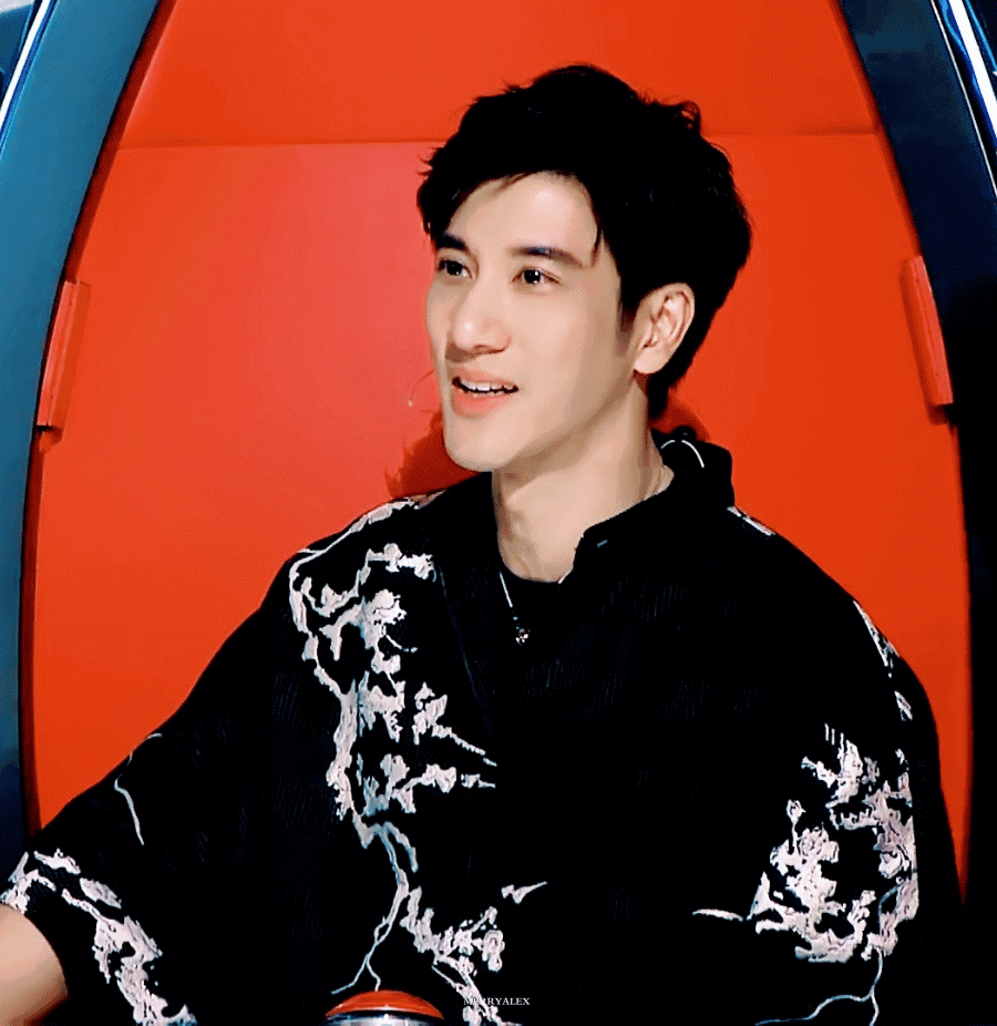 Truyền thông Đài Loan đưa tin, sau 14 ngày cách ly, cộng thêm 7 ngày theo dõi tình hình sức khỏe, điều Vương Lực Hoành muốn làm nhất lúc này là đến gặp 3 người con của mình. Tuy nhiên, theo thỏa thuận trước đó của Vương Lực Hoành và Lý Tịnh Lôi, nam ca sĩ chỉ được gặp con tại nhà riêng ở Ngô Cương. Vì hôn nhân kết thúc trong bế tắc, để tránh sự khó xử cũng như bị truyền thông chĩa mũi nhọn, Vương Lực Hoành có thể sẽ đi cùng bạn đến gặp con. 