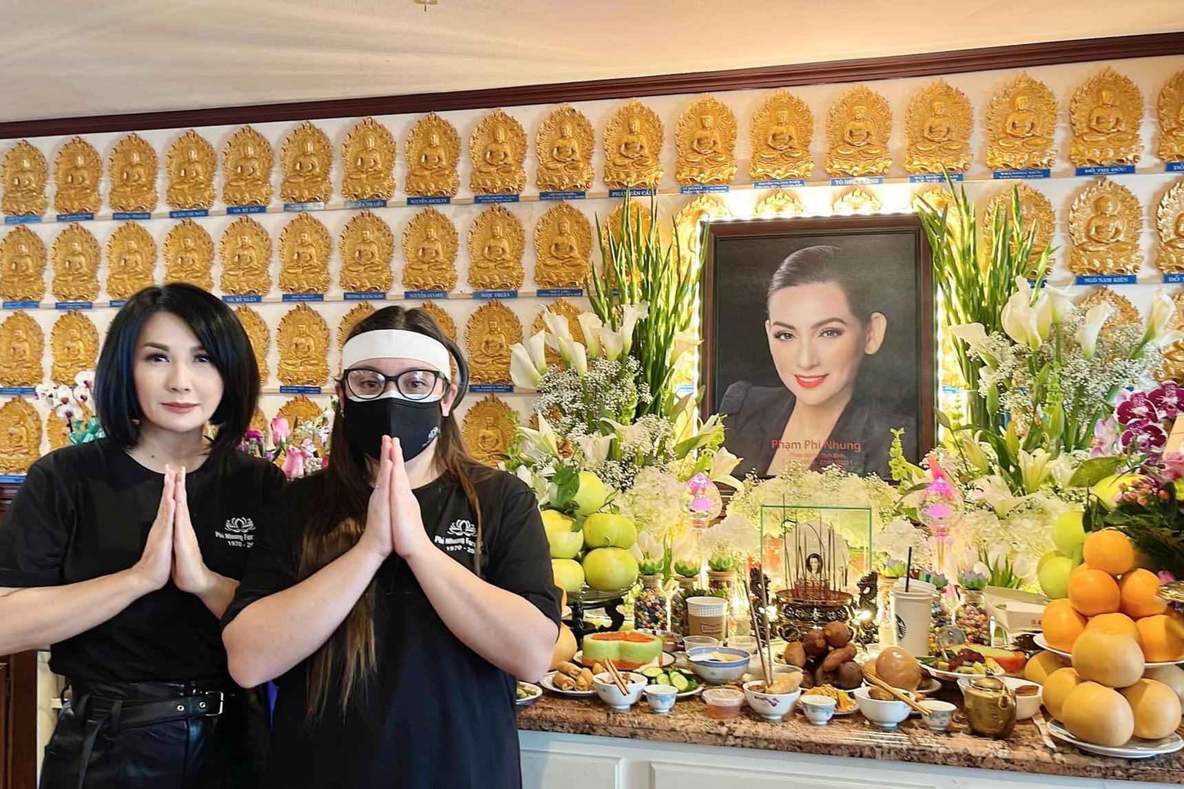 Mới đây, lễ cúng 100 ngày của cố ca sĩ đã được tổ chức tại Mỹ và Việt Nam với sự hiện diện của đông đảo đồng nghiệp, khán giả