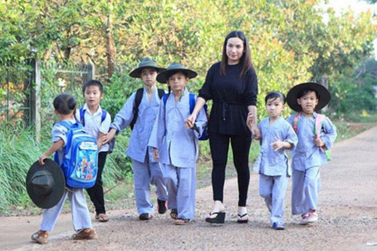Phi Nhung rời cõi trần, những đứa trẻ còn quá nhỏ để hiểu hết sự mất mát