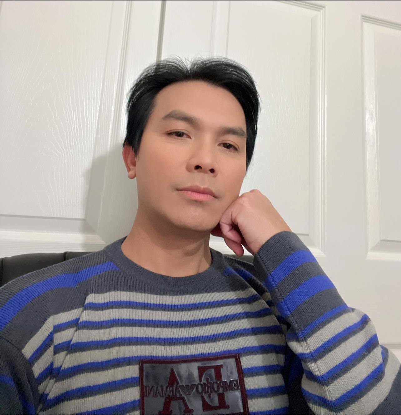 Mạnh Quỳnh tiết lộ khoảng 3 tháng qua, anh sụt 5 kg, sức khỏe đang dần thay đổi khi bước sang tuổi 50. Một tháng đầu Phi Nhung mất, mỗi lần đặt chân sân khấu Mạnh Quỳnh đều quặn lòng