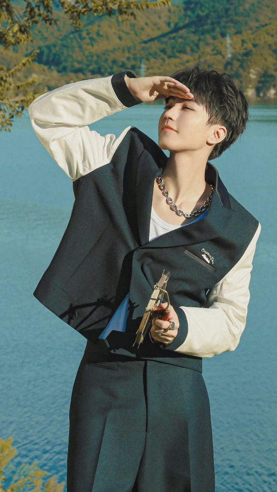 Dưa: Vương Tuấn Khải khả năng sẽ có một tạp chí chụp cùng với Mã Tư Thuần