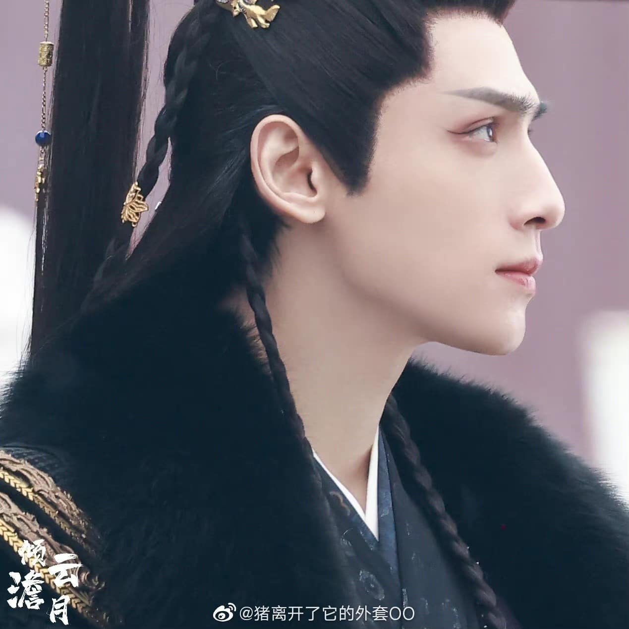 Hình ảnh của La Vân Hi trong phim Trường Nguyệt Tẫn Minh đặc biệt gây ấn tượng với đường kẻ mắt sắc nét