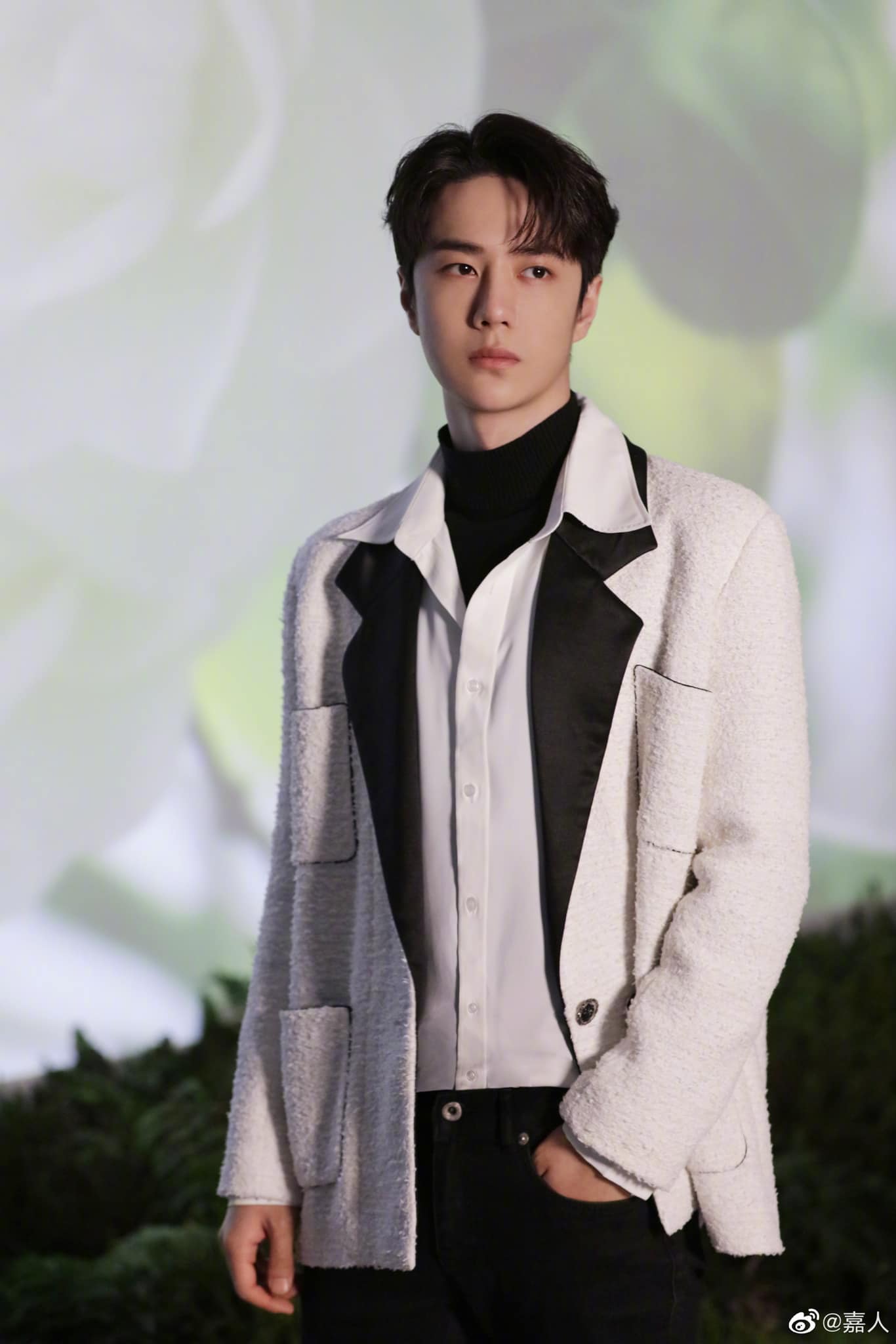 Vương Nhất Bác - Chanel Red Camellia