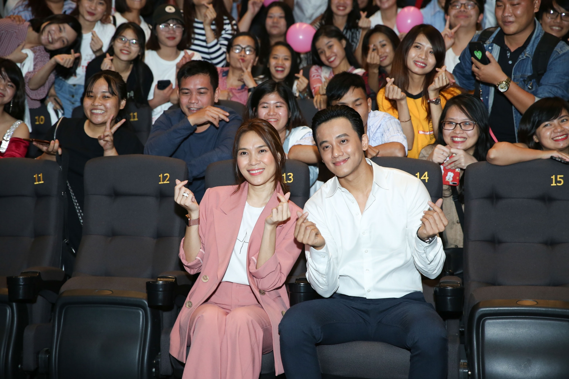 Dù chưa từng lên tiếng làm rõ mối quan hệ tuy nhiên khán giả cũng nhận ra sự thân thiết và gắn bó giữa 2 người trong cuộc sống