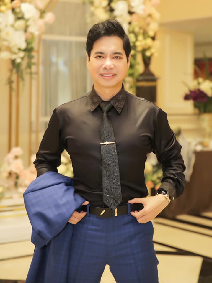 Ngọc Sơn tiết lộ do quá yêu thương cha mẹ nên anh đã quyết định không lập gia đình, ở một mình để chăm sóc báo hiếu công dưỡng dục Ngọc Sơn tiết lộ do quá yêu thương cha mẹ nên anh đã quyết định không lập gia đình, ở một mình để chăm sóc báo hiếu công dưỡng dục