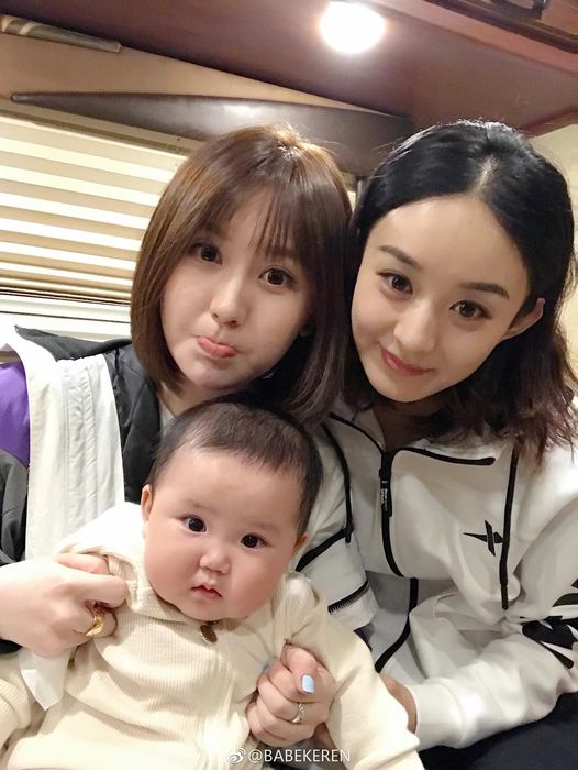 Lý Phán cập nhật Weibo khoe khoảnh khắc tình tứ bên Triệu Lệ Dĩnh