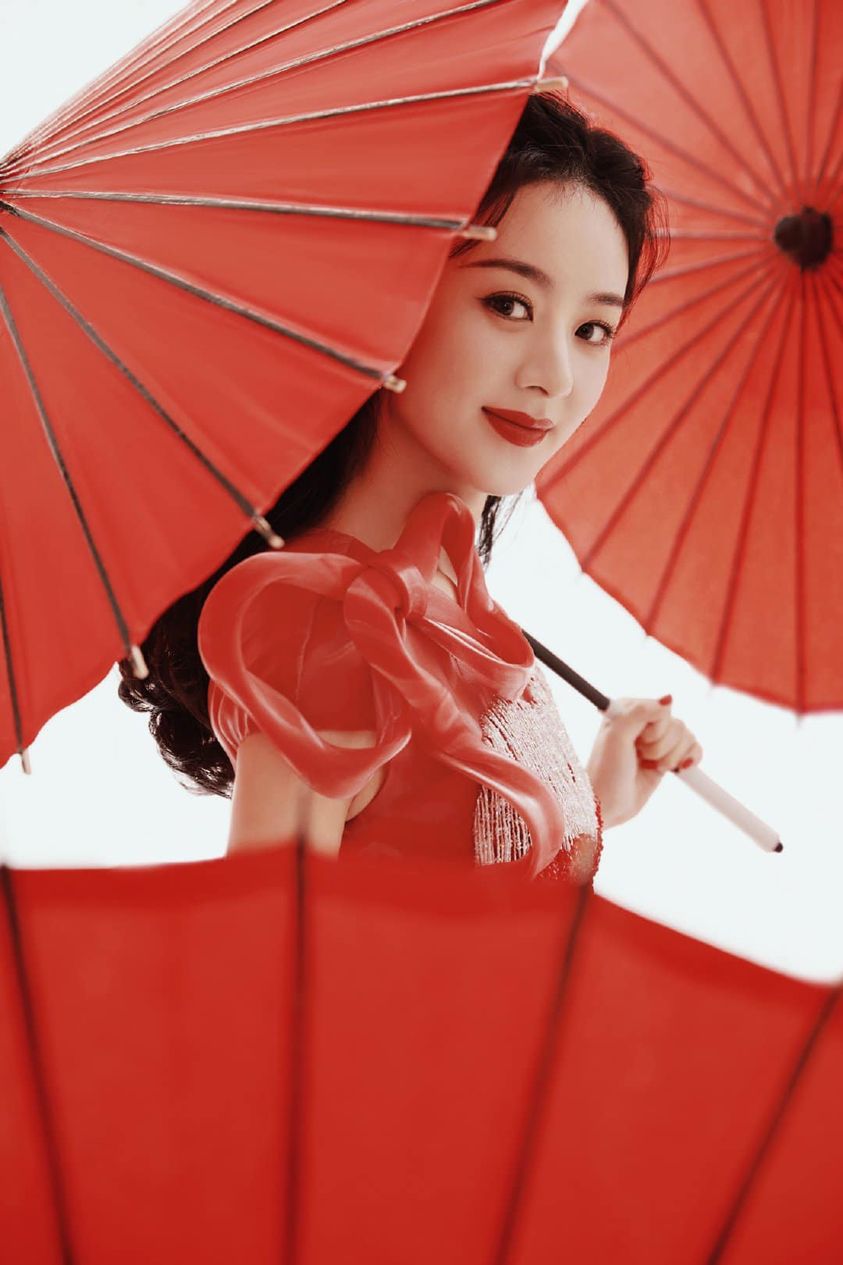 Theo một số nguồn tin chưa được xác thực, tài sản của Triệu Lệ Dĩnh hiện tại đã vượt qua 3 tỷ