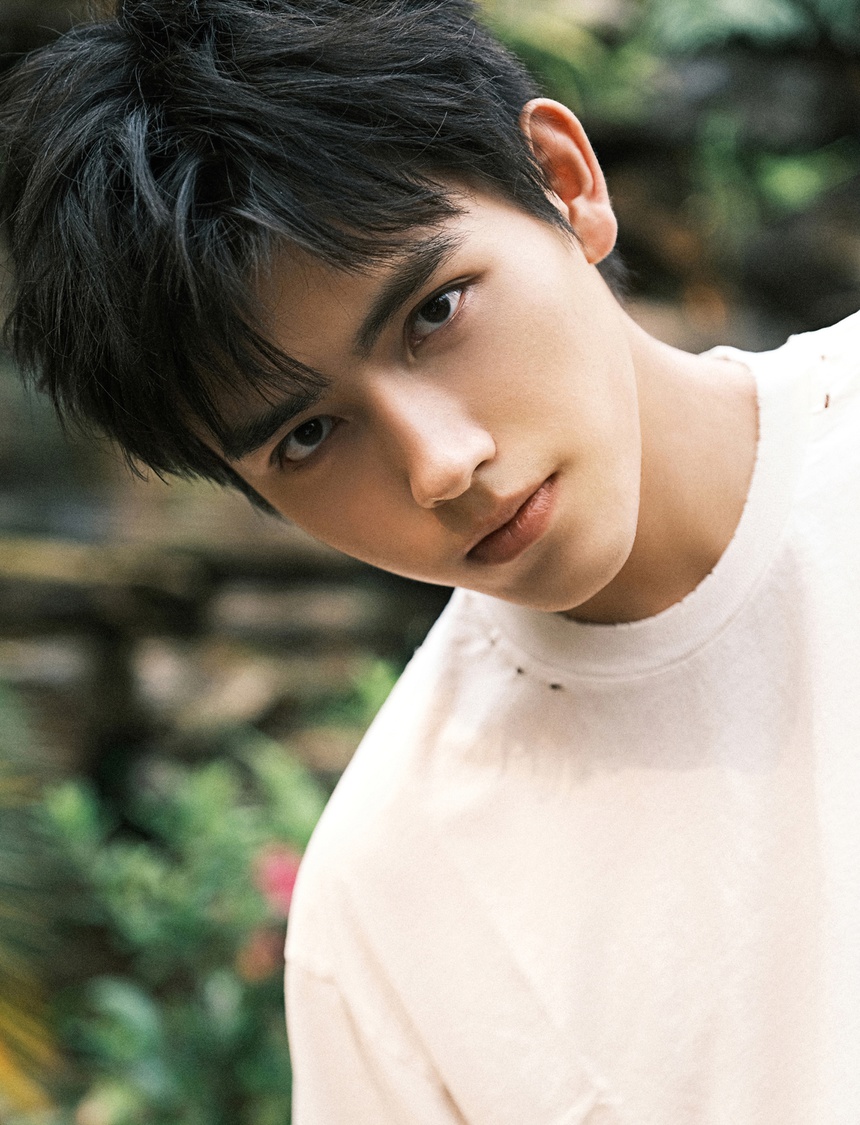 Mới đây, phòng làm việc của Trần Phi Vũ đã đăng tải lên Weibo văn bản mới, cập nhật tiến độ vụ kiện bảo vệ quyền lợi cho nam diễn viên. Theo đó, phía Trần Phi Vũ lên tiếng bác bỏ những tin đồn được lan truyền gần đây và cho biết đã ủy thác luật sư, hoàn thành công việc thu thập bằng chứng trong suốt kỳ nghỉ Tết vừa qua, hiện đã bắt đầu thực hiện các thủ tục kiện tụng đối với những người dùng Weibo có hành vi xâm phạm quyền lợi của Trần Phi Vũ.