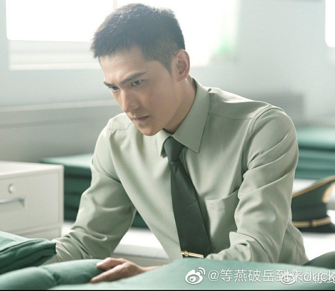 Bộ phim 'Khói Lửa Nhân Gian Của Tôi' được chuyển thể từ 'Một Tòa Thành, Đang Chờ Anh' của tác giả Cửu Nguyệt Hy sẽ khai máy vào tháng 3.2022. Nam chính là Dương Dương, nữ chính đang có tin đồn là Châu Dã