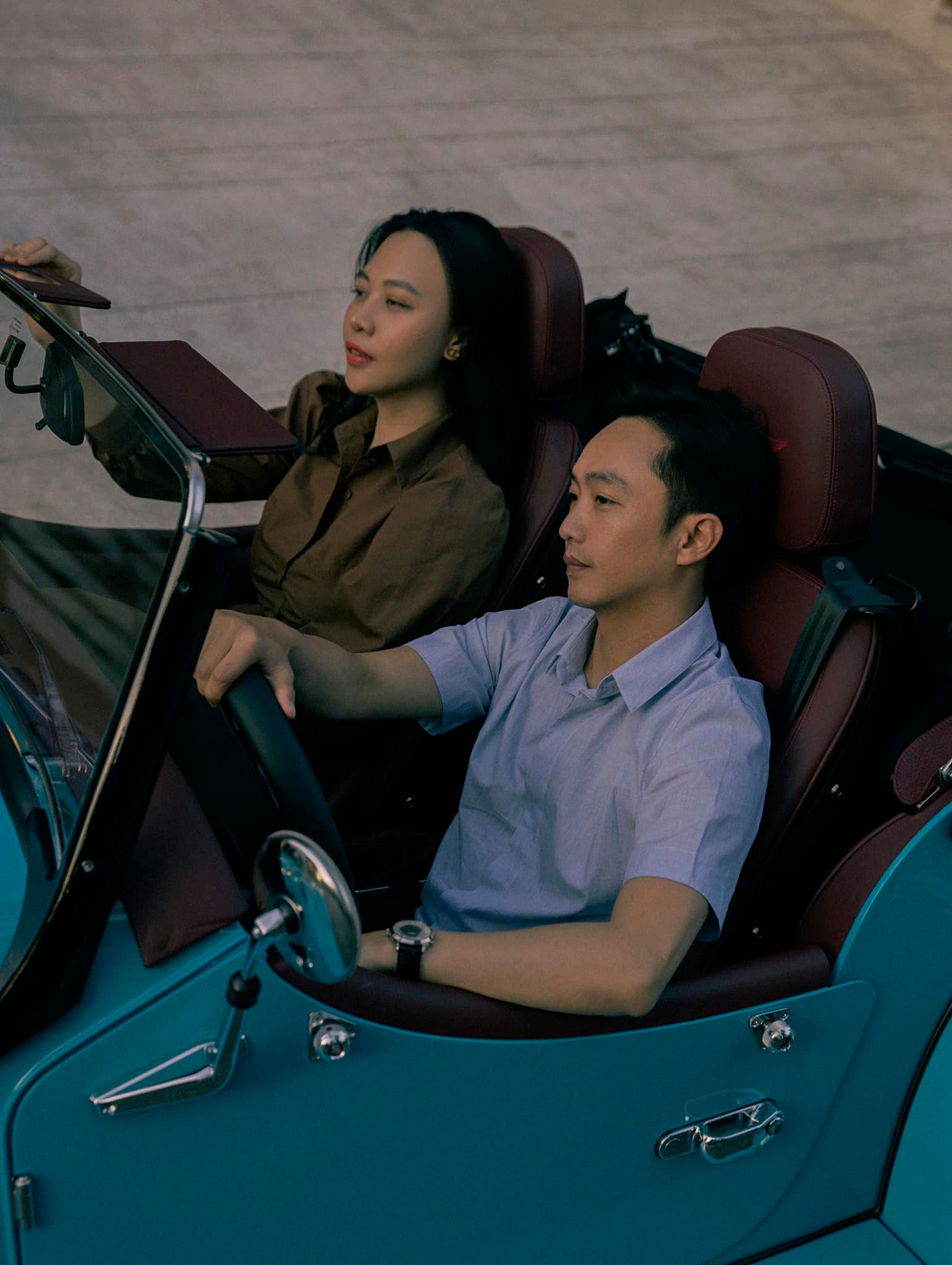 Hòa chung không khí người người nhà nhà bày tỏ tình cảm trong dịp lễ tình nhân. 'Đại gia phố núi' đã khiến netizen lá ó khi đăng tải hình ảnh phiêu lãng cùng bà xã