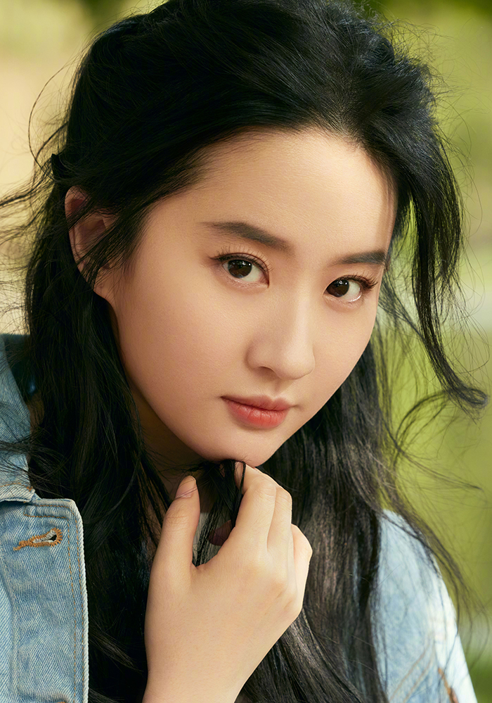 Dưa: Đại ngôn LV của Lưu Diệc Phi sắp hết hạn, sẽ không ký tiếp, thương hiệu không quá coi trọng nàng, bìa tạp chí sắp tới cũng đẩy cho người khác