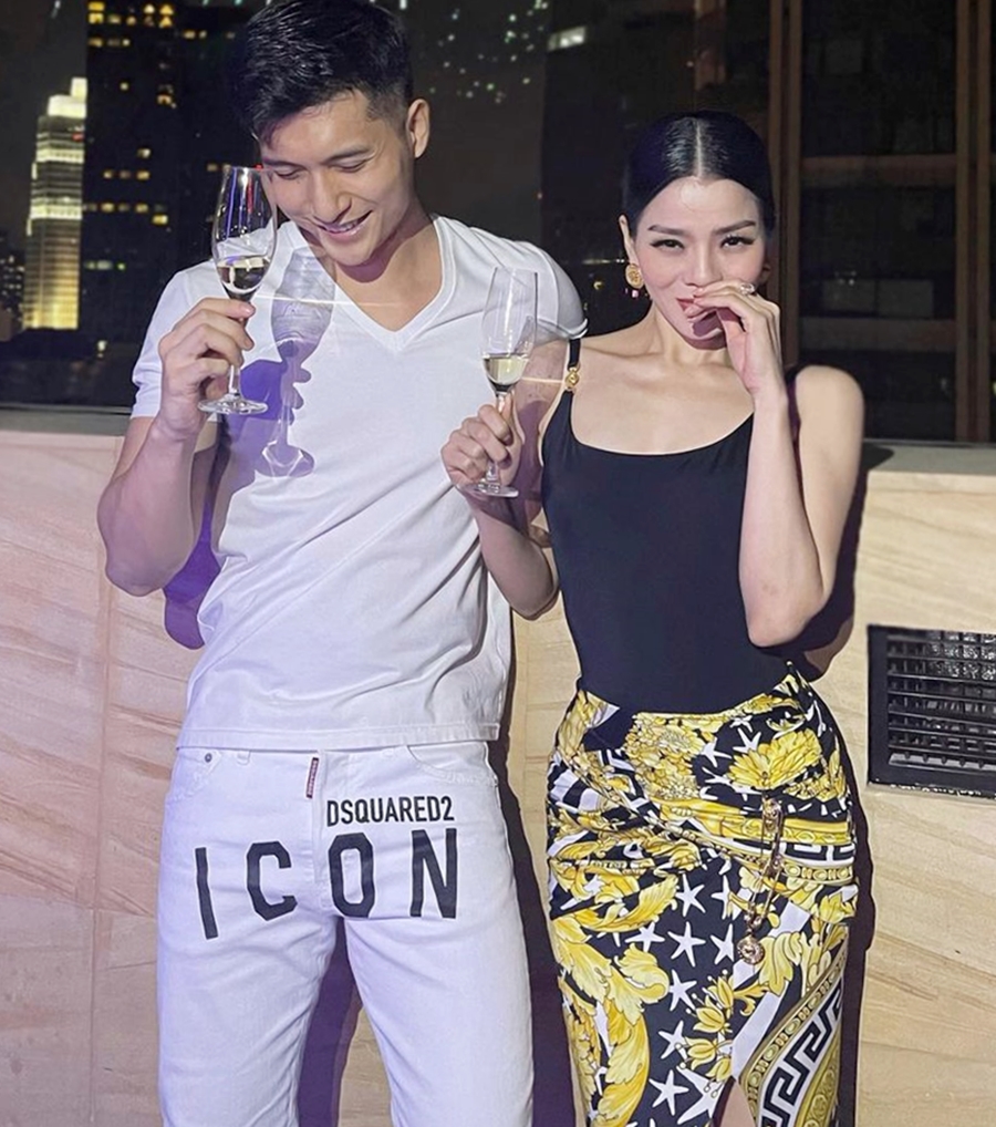 Người hâm mộ mong chờ một đám cưới thế kỷ từ cả hai