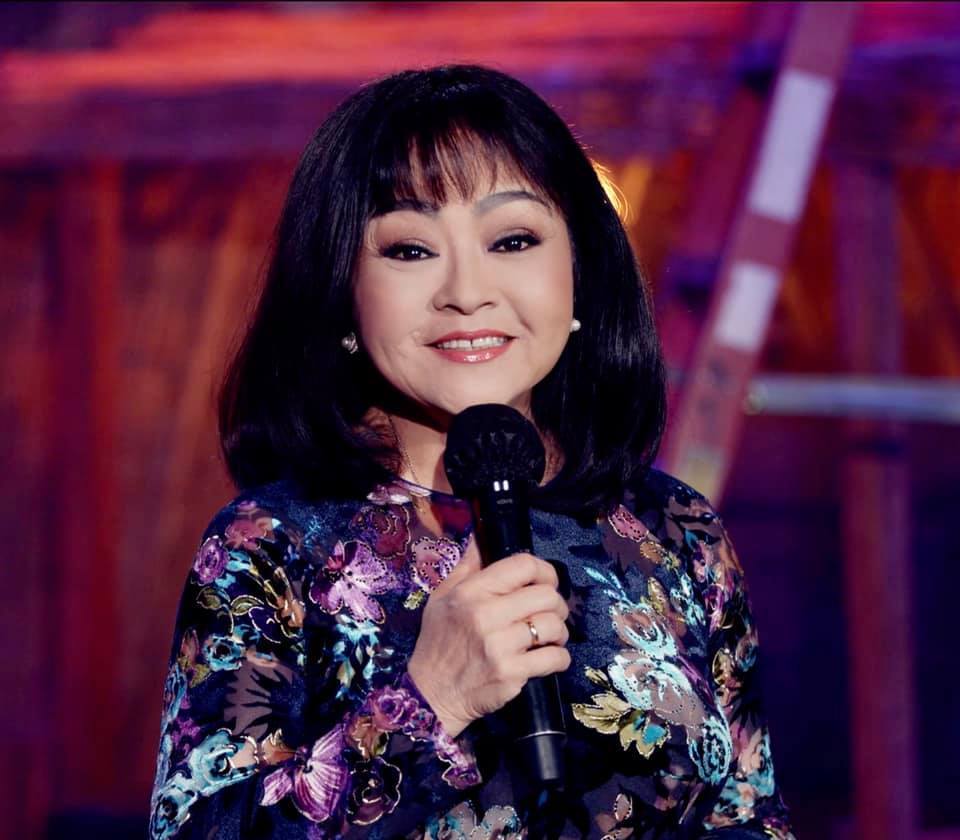 Hương Lan và Mạnh Quỳnh từng không ít lần xuất hiện cùng nhau trên sân khấu. Nên hơn ai hết cô hiểu rõ con người của đàn em