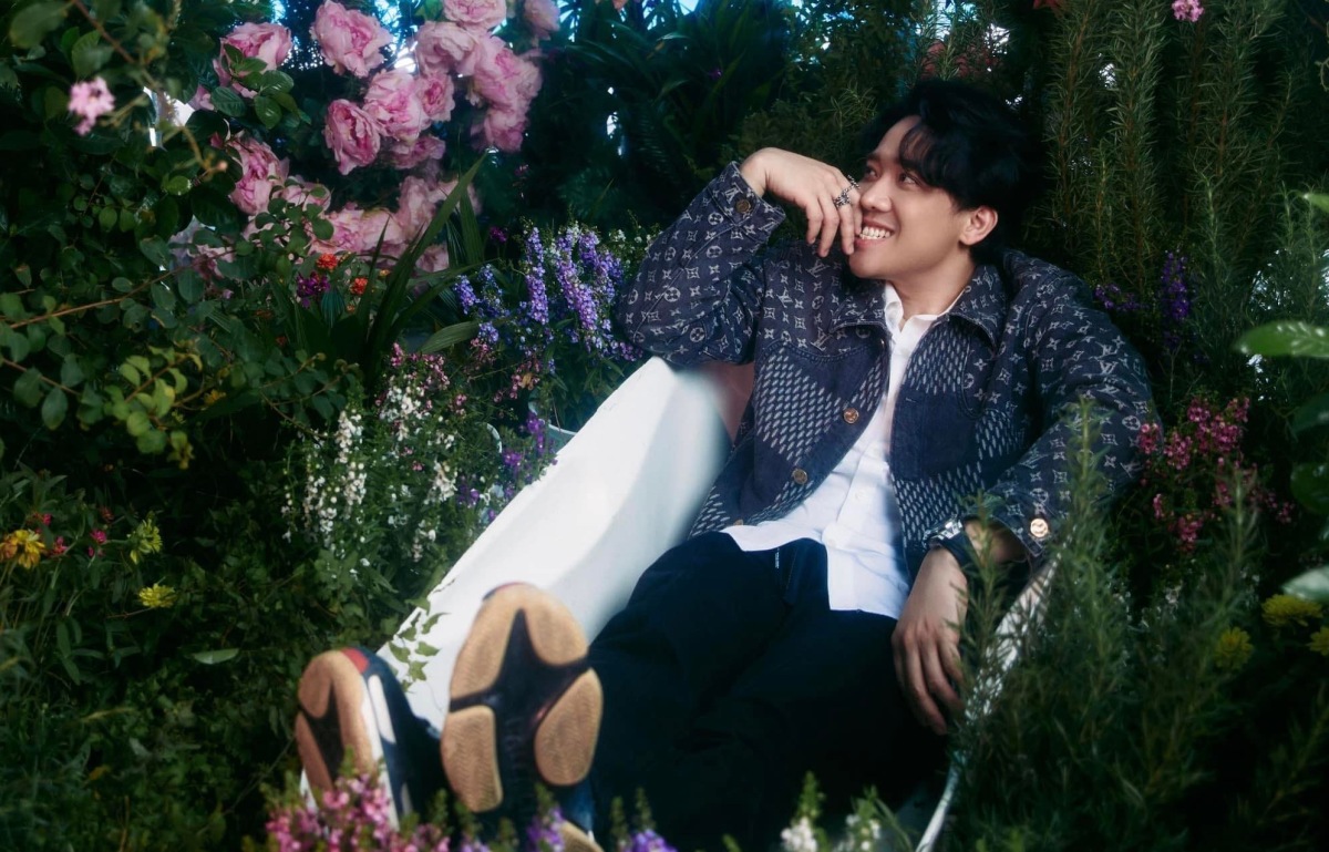 Sự việc này nổ ra trong bối cảnh Trấn Thành vừa bị một nữ đại gia dọa sẽ đến nhà 'tác động vật lý'