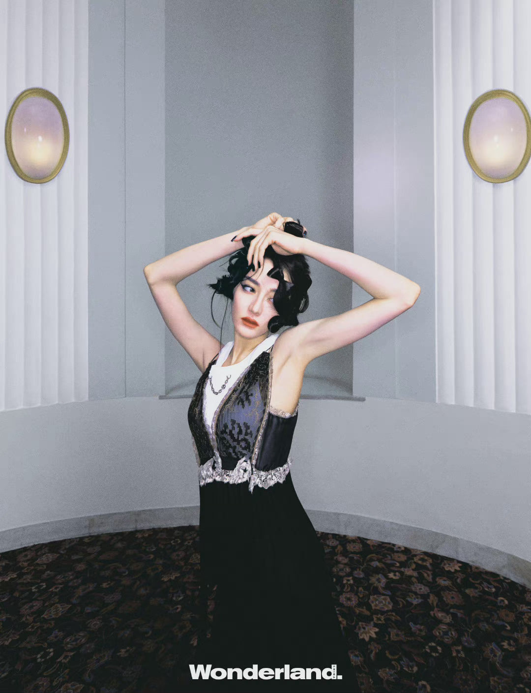 Địch Lệ Nhiệt Ba trên bìa tạp chí Wonderland tháng 3/2022