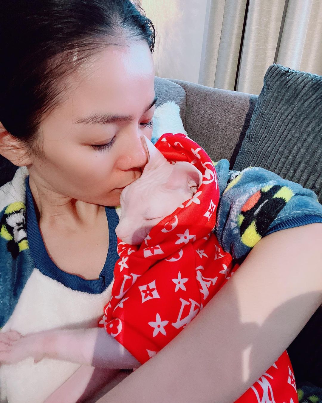 Thật không ngoa khi nói mèo nhà Lệ Quyên sinh ra tại 'vạch đích' khi được chủ nhân cưng như trứng, hứng như hoa